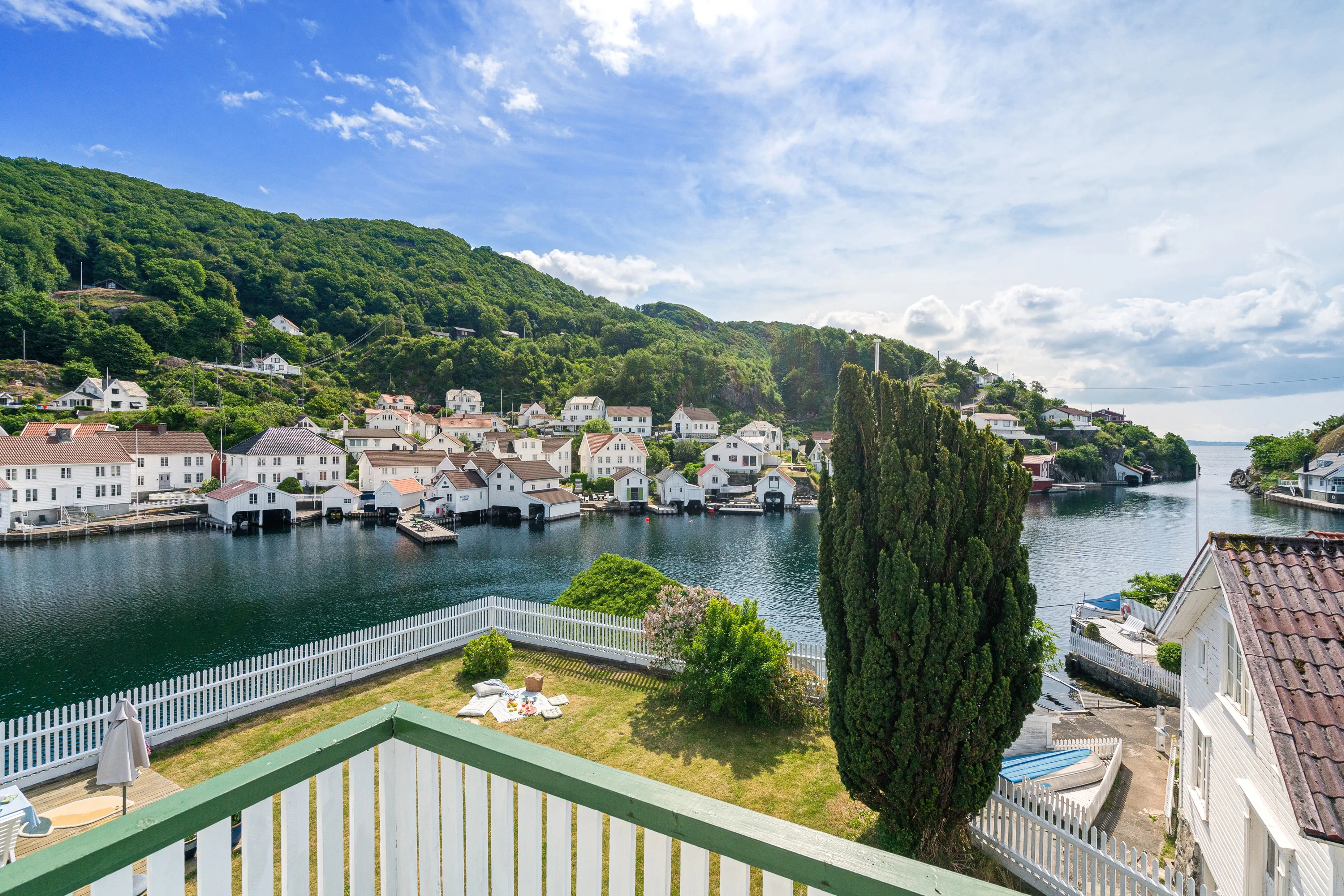 18th Century Coastal House with Garden and Terrace in Hidrasund, Norway - View image 37 of 67