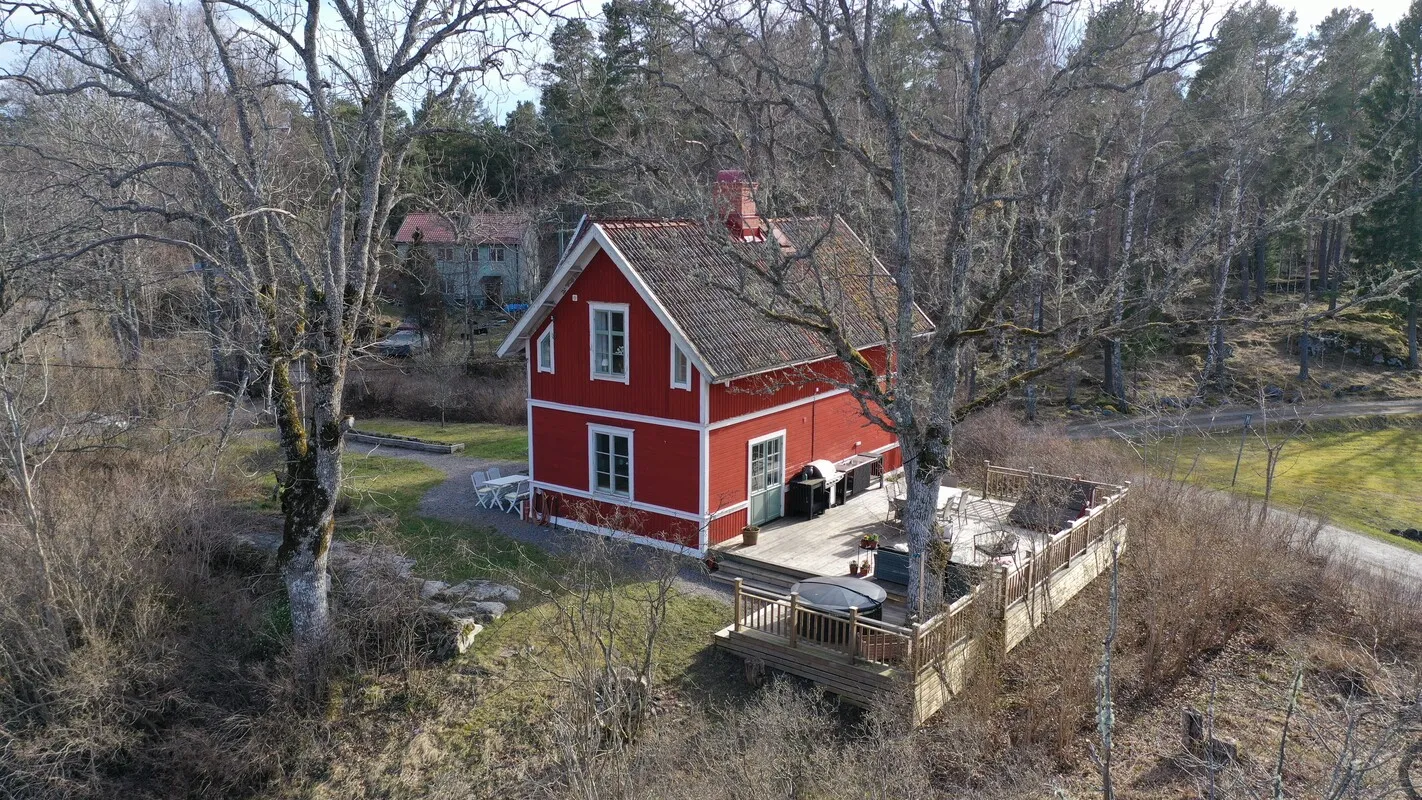 1909 Swedish Country House with Expansive Grounds in Norrtälje - View image 24 of 35