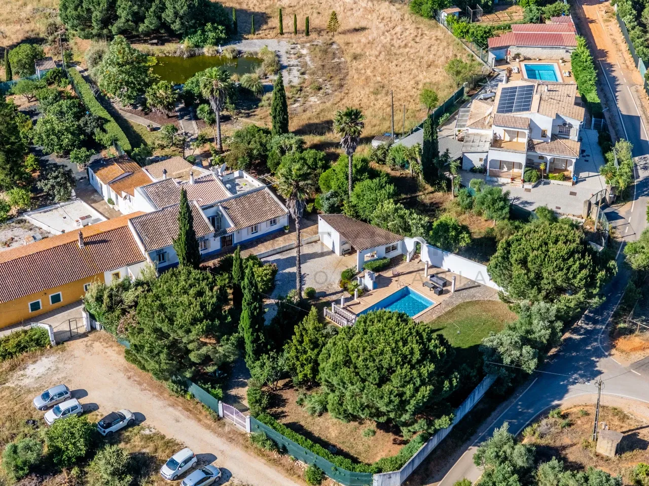 Contemporary 3-Bedroom Villa with Pool and Expansive Grounds in Silves, Portugal - View image 6 of 40