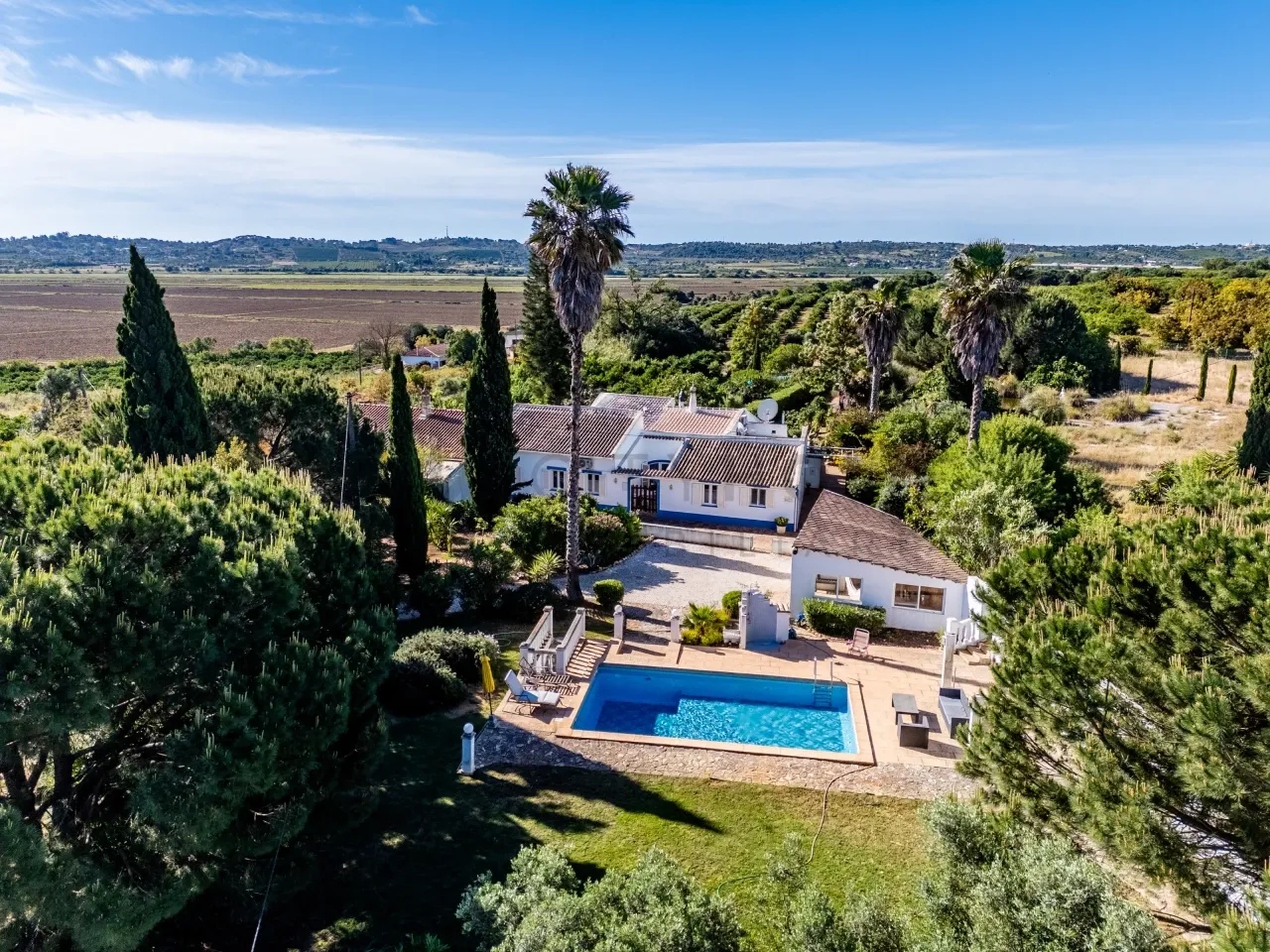 Contemporary 3-Bedroom Villa with Pool and Expansive Grounds in Silves, Portugal - View image 7 of 40