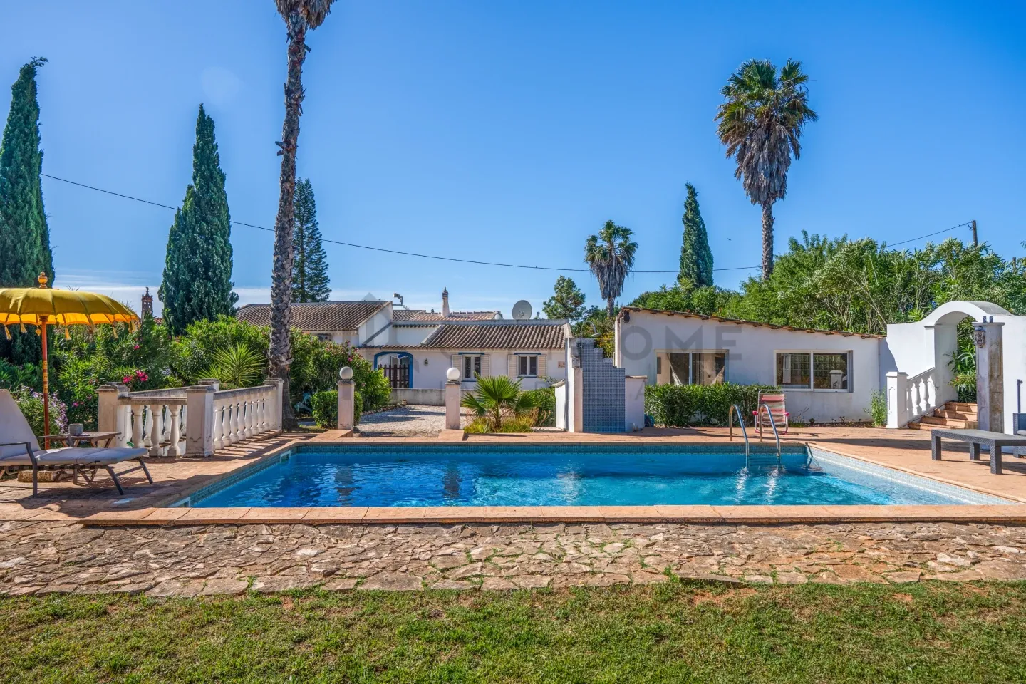 Contemporary 3-Bedroom Villa with Pool and Expansive Grounds in Silves, Portugal - View image 8 of 40