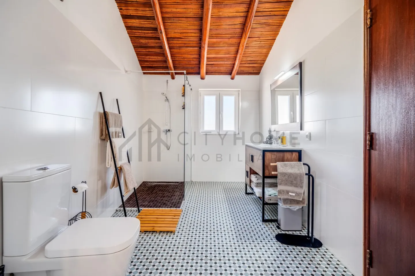 Contemporary 3-Bedroom Villa with Pool and Expansive Grounds in Silves, Portugal - View image 27 of 40