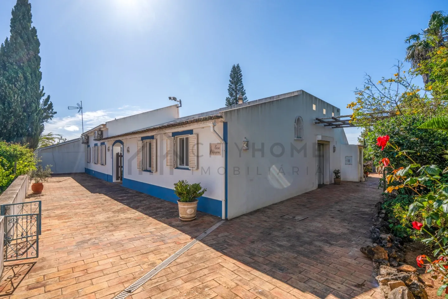 Contemporary 3-Bedroom Villa with Pool and Expansive Grounds in Silves, Portugal - View image 33 of 40