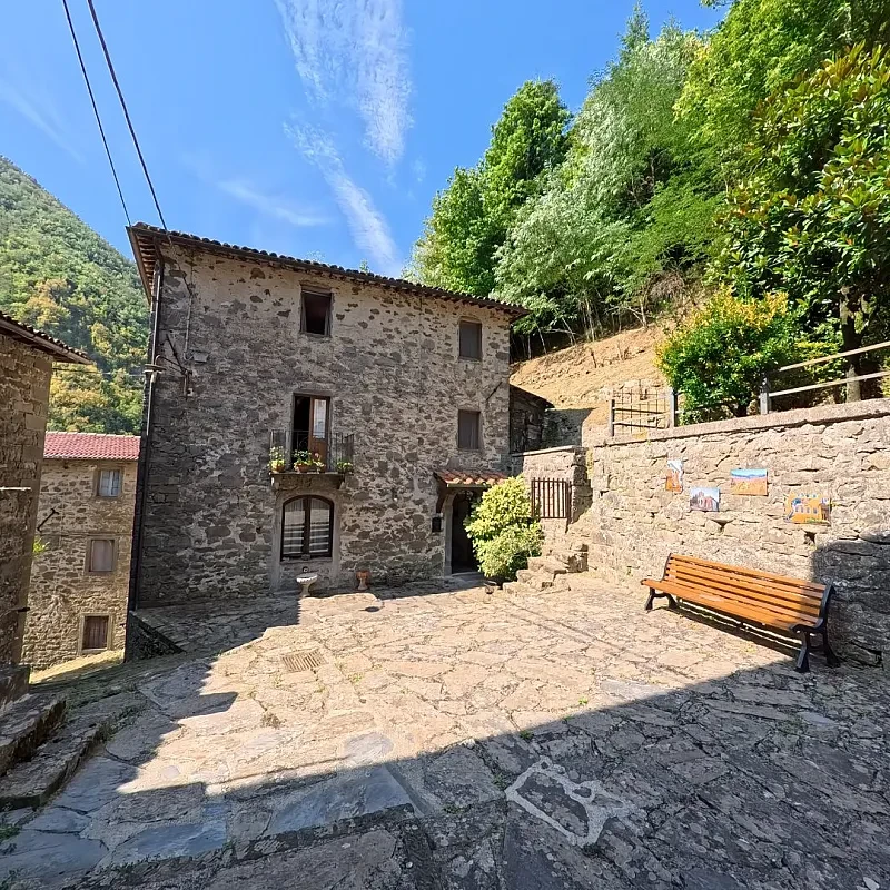 Historisk landsbyhus med 5 senge og have i Garfagnana i Toscana
