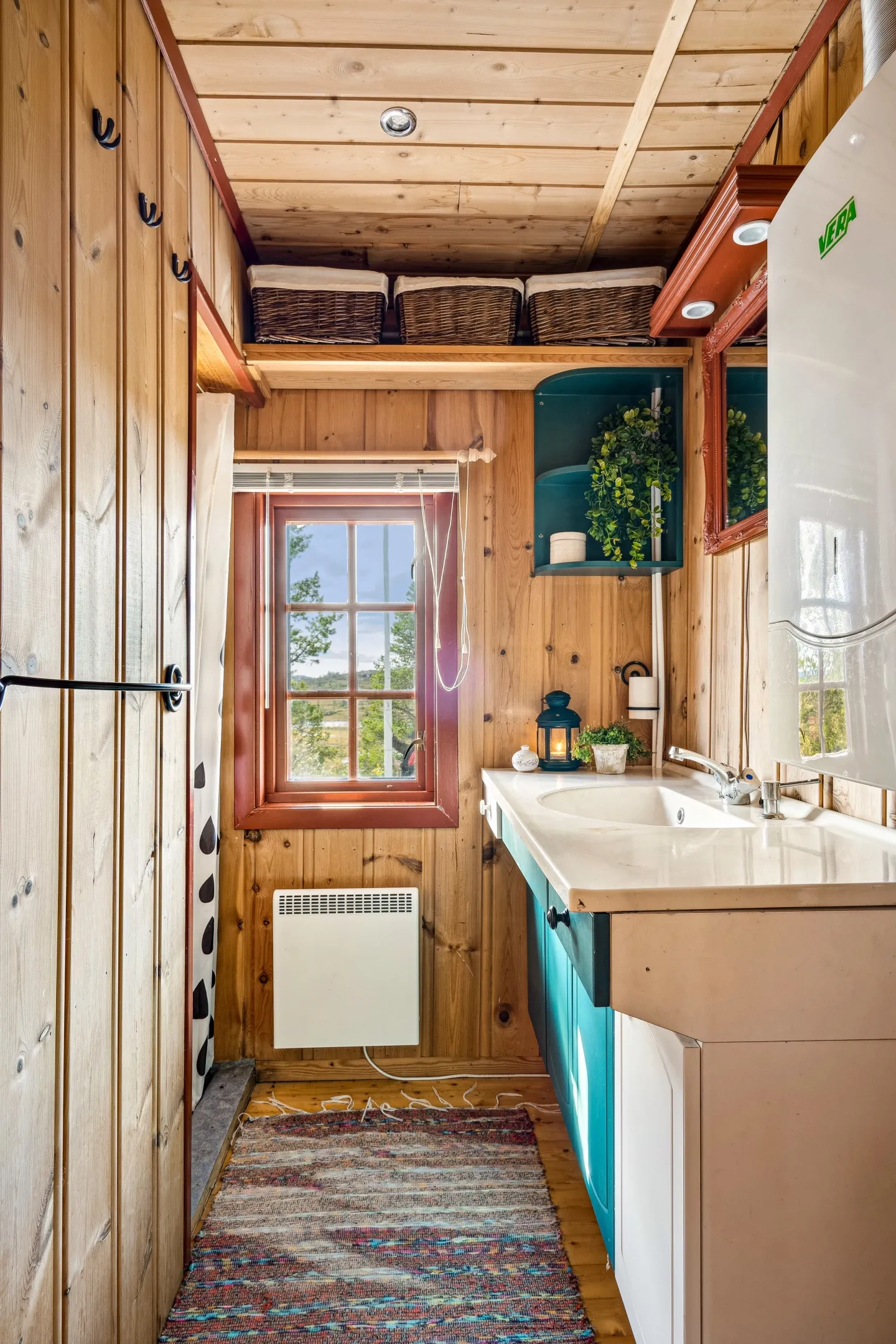 3-Bedroom Norwegian Cabin with Terrace and Solar Power in Rognes - View image 22 of 46
