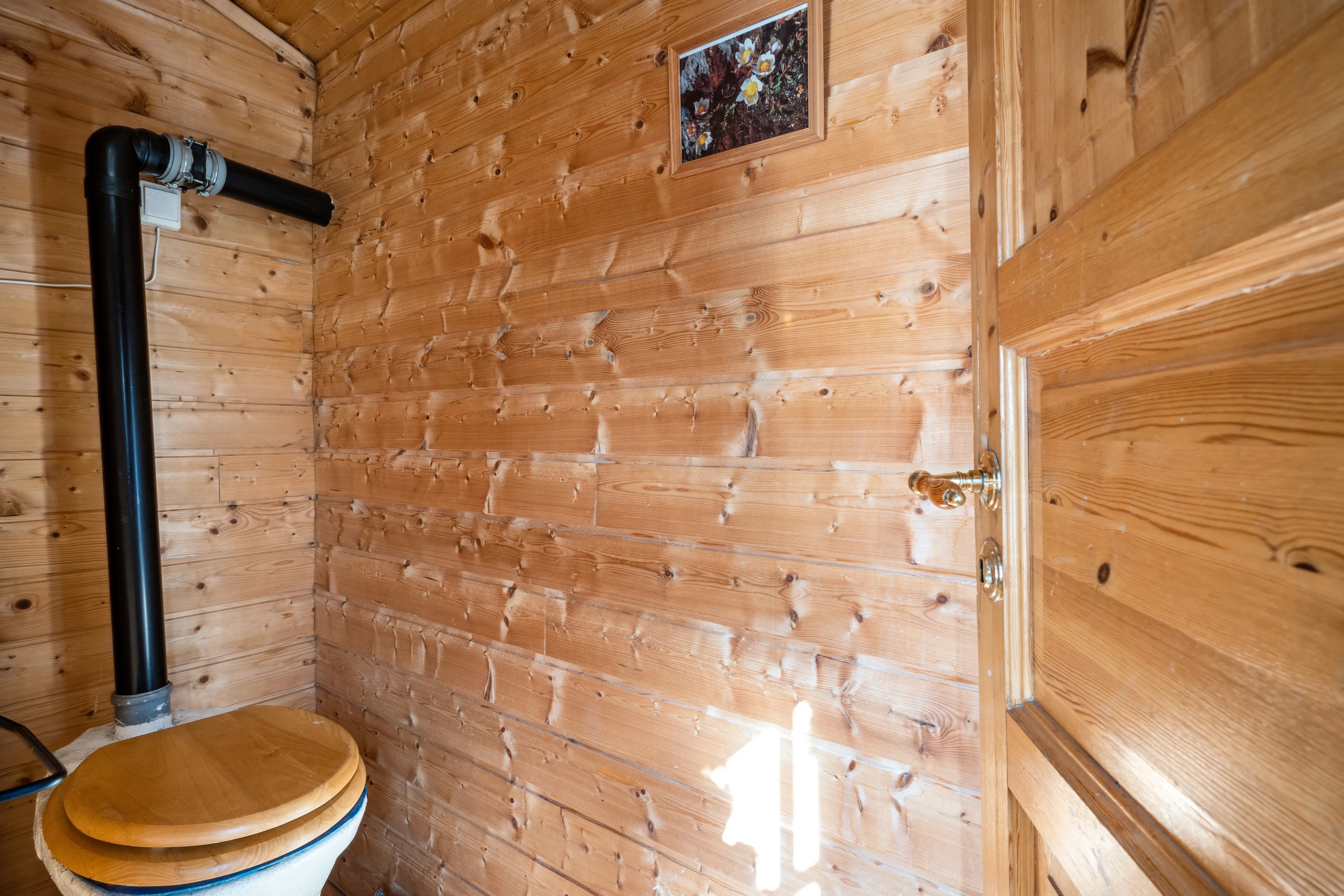3-Bedroom Norwegian Cabin with Terrace and Solar Power in Rognes - View image 23 of 46