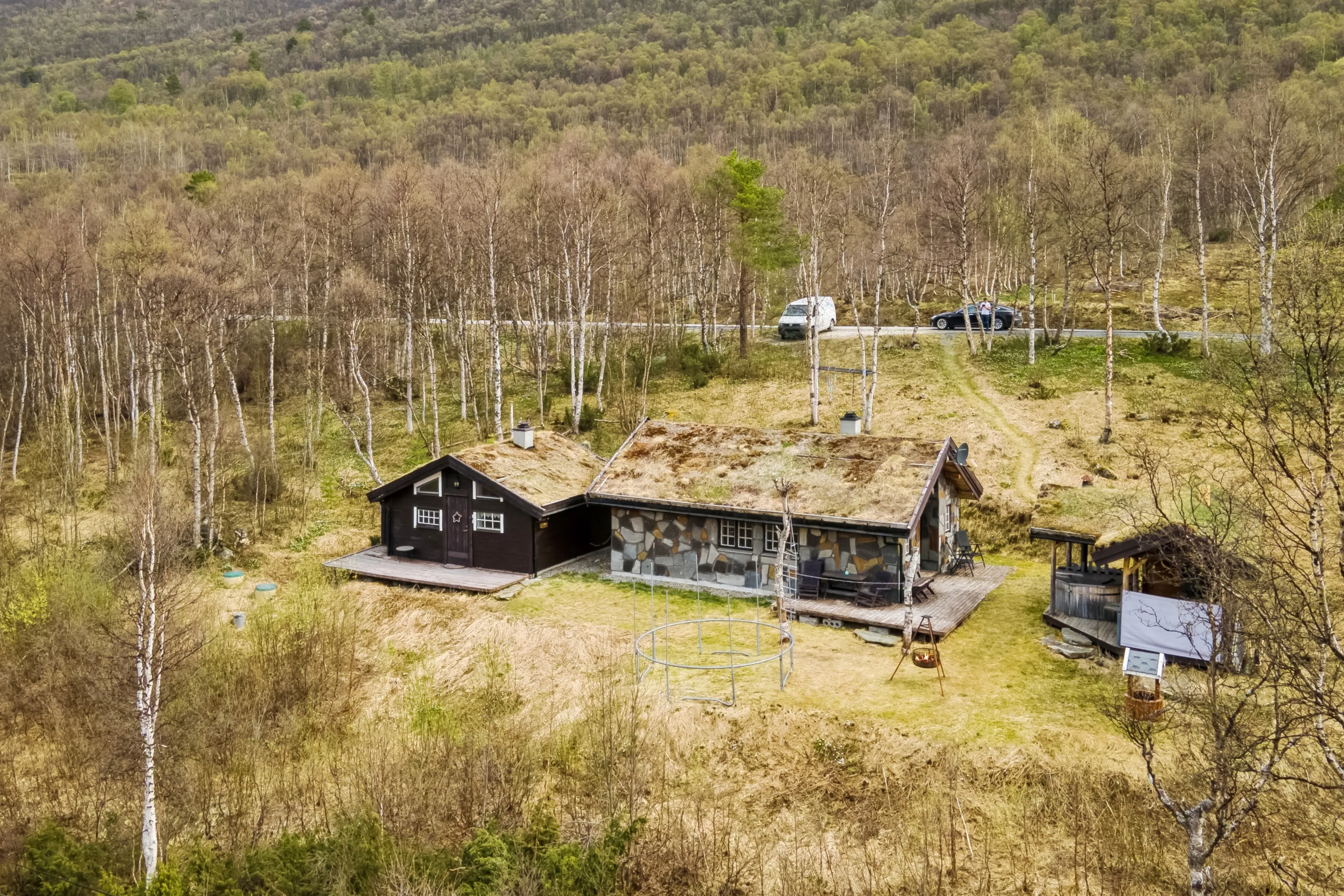 1996 Three-Bedroom House with Terrace in Norway's Scenic Storlidalen - Image 3