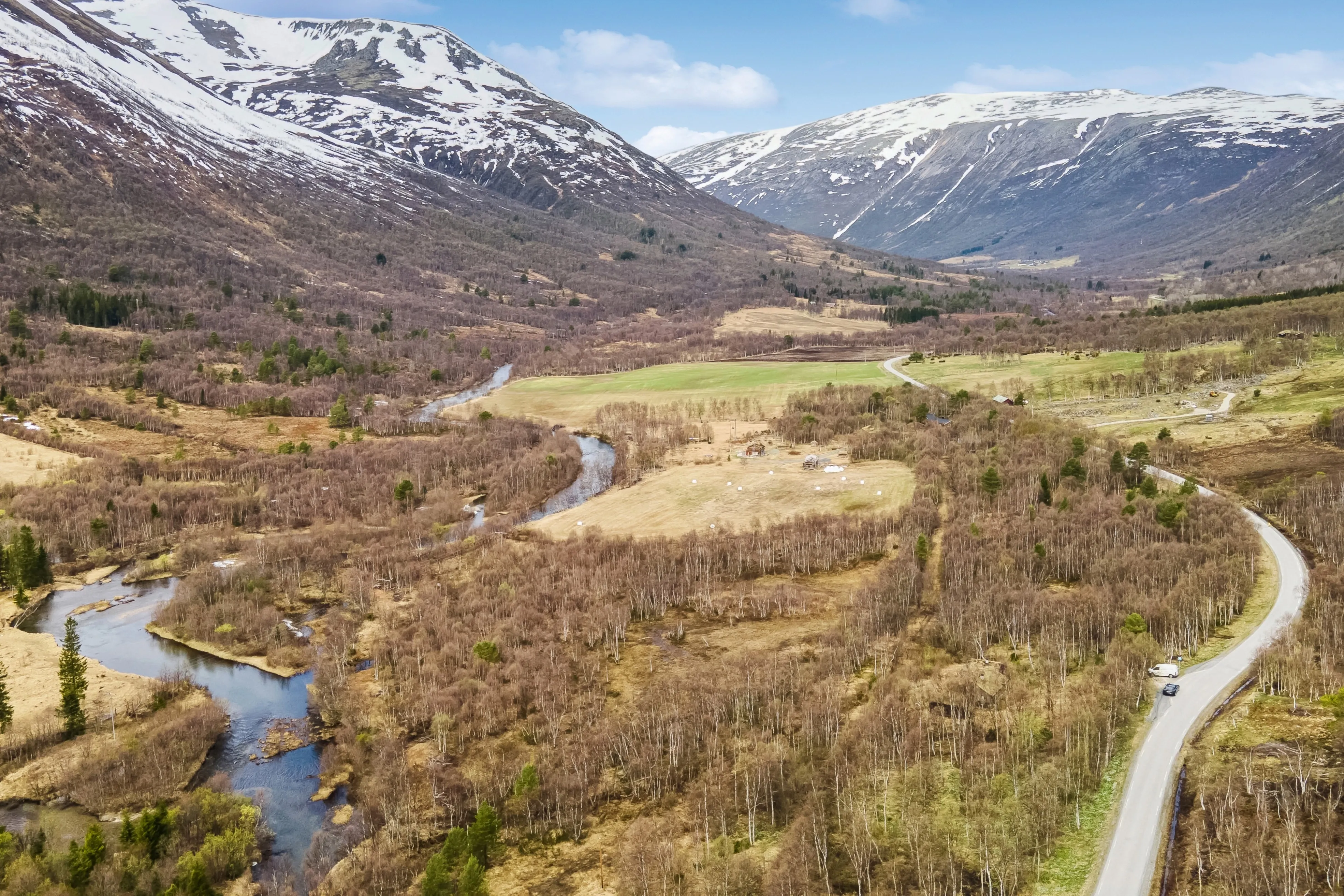 1996 Three-Bedroom House with Terrace in Norway's Scenic Storlidalen - Image 5