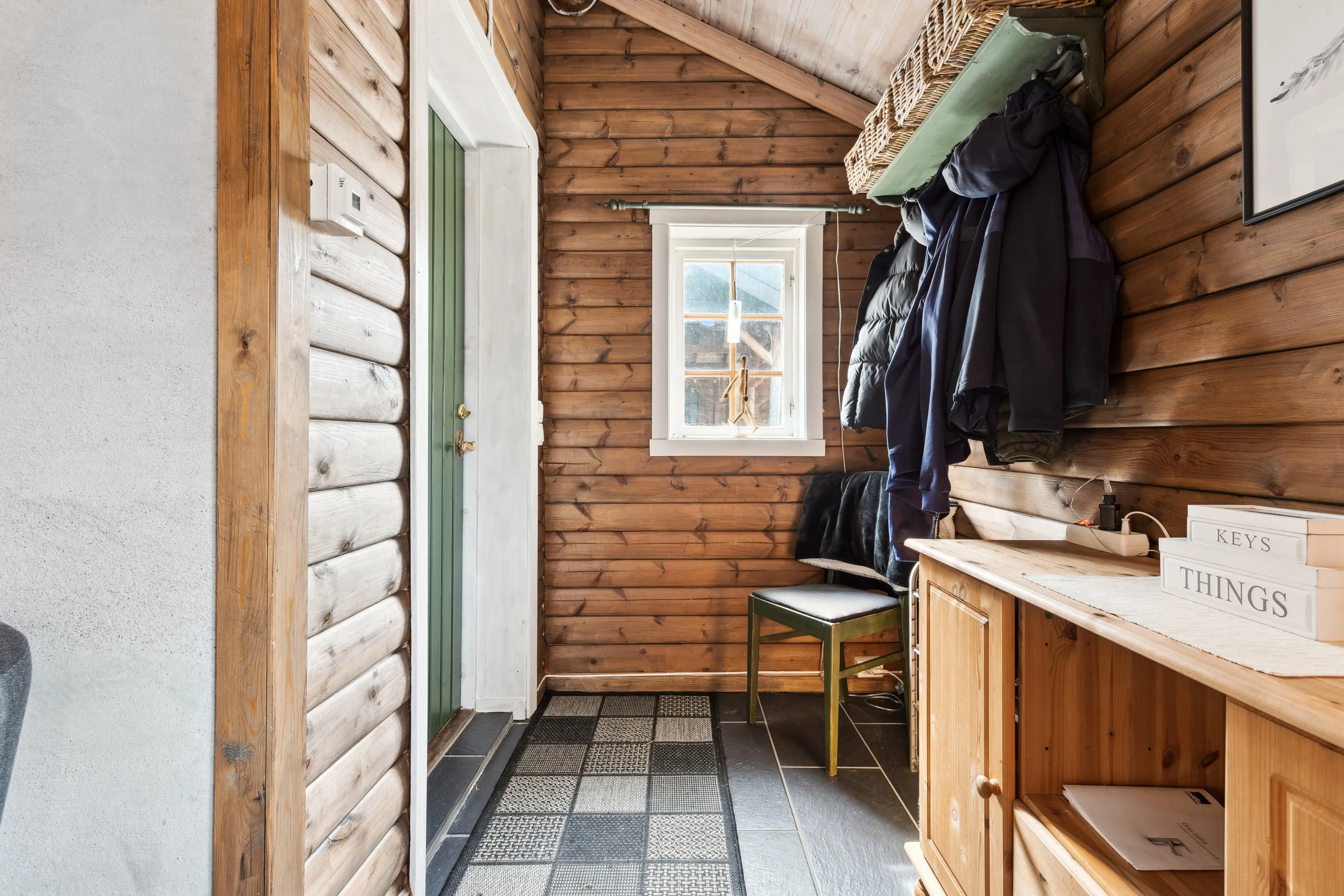 1996 Three-Bedroom House with Terrace in Norway's Scenic Storlidalen - View image 9 of 45