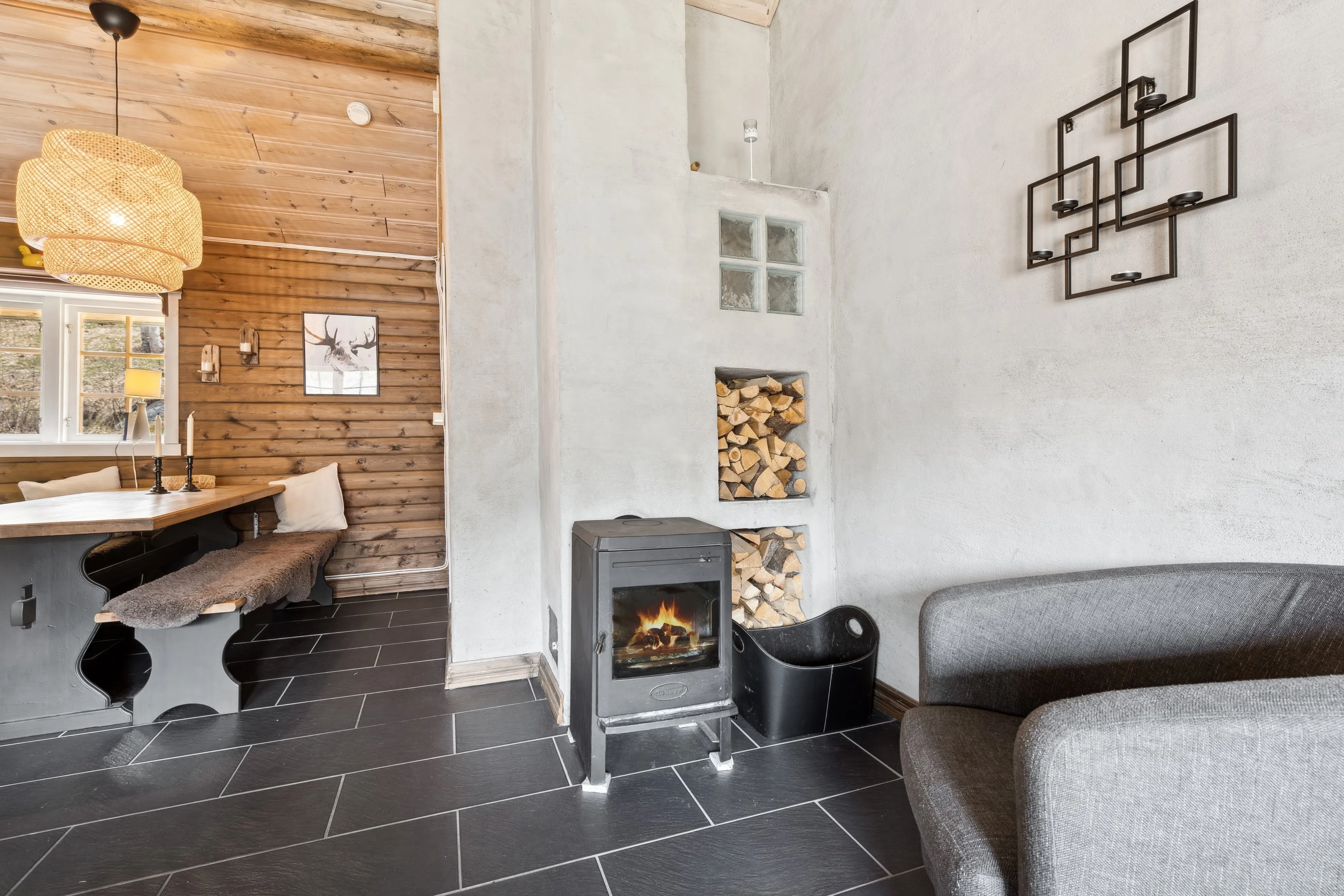 1996 Three-Bedroom House with Terrace in Norway's Scenic Storlidalen - View image 13 of 45