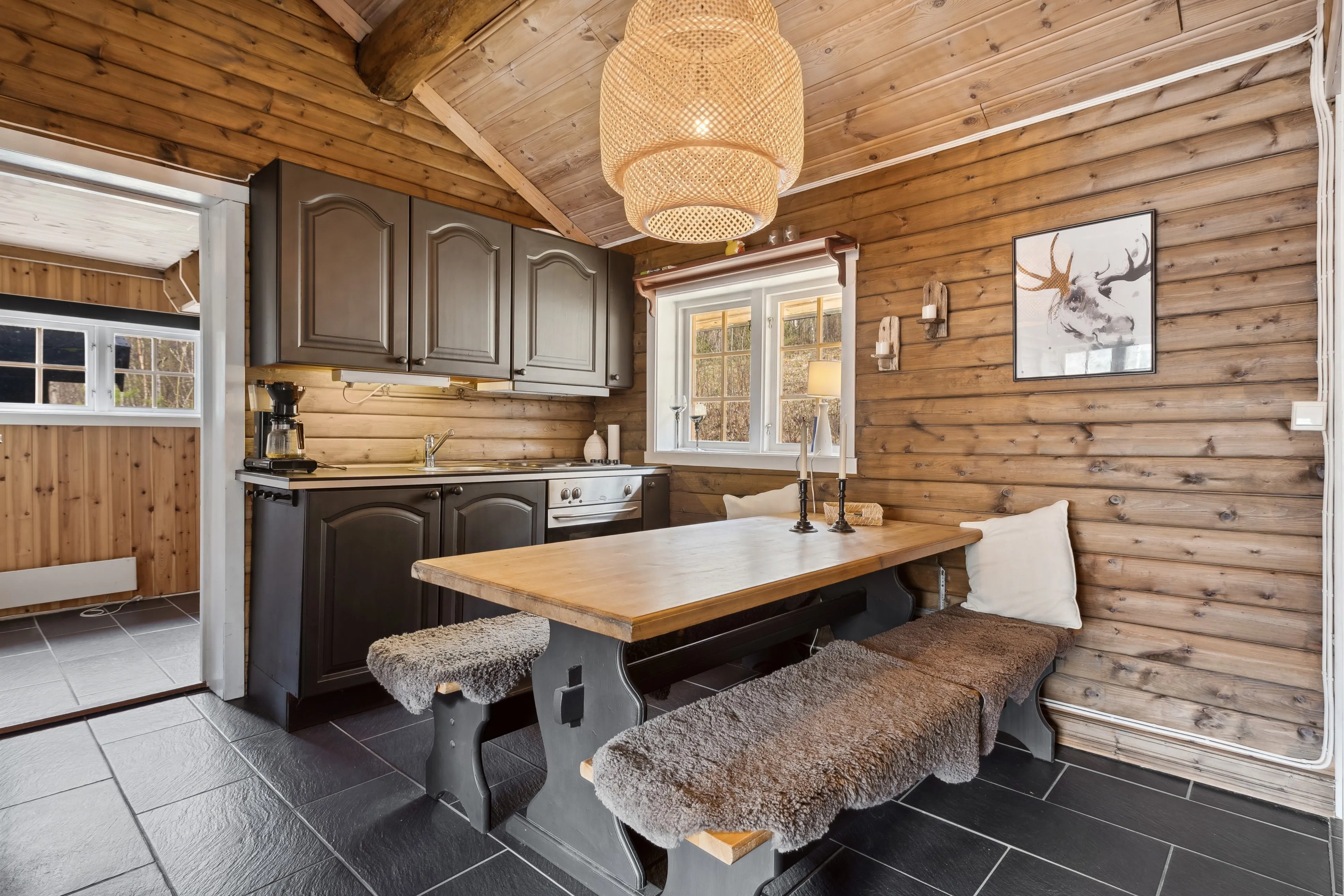 1996 Three-Bedroom House with Terrace in Norway's Scenic Storlidalen - View image 16 of 45