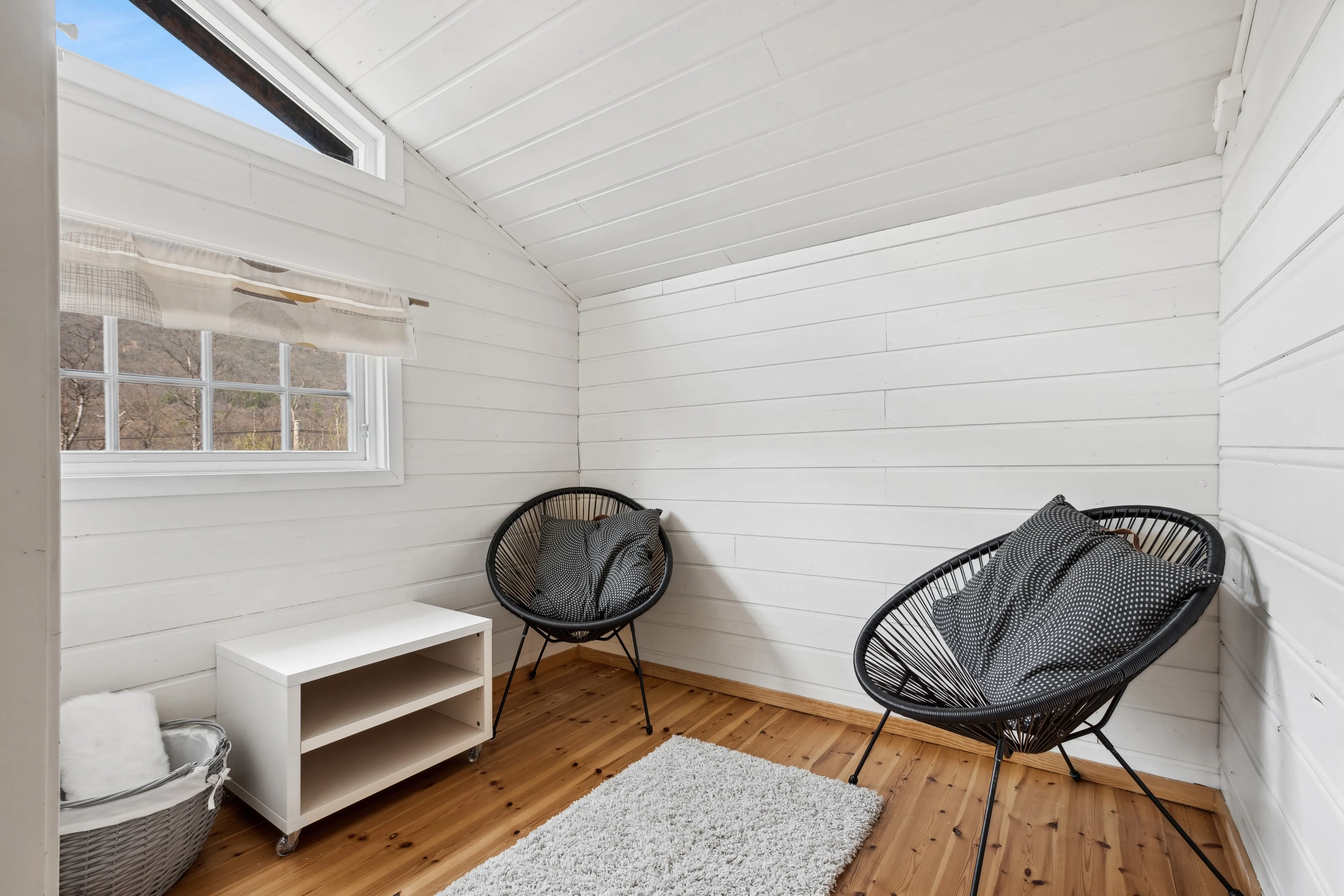 1996 Three-Bedroom House with Terrace in Norway's Scenic Storlidalen - View image 30 of 45
