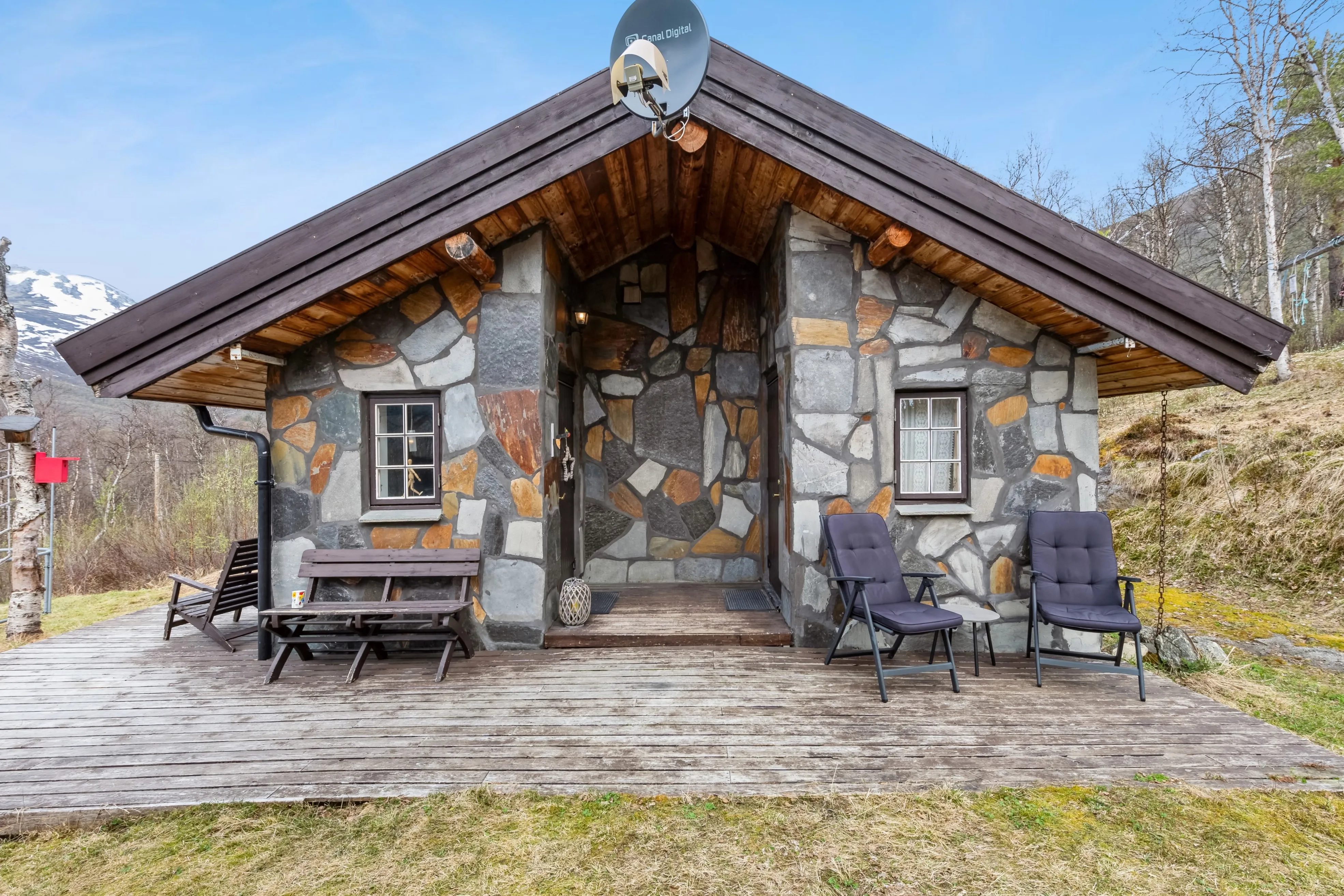 1996 Three-Bedroom House with Terrace in Norway's Scenic Storlidalen - View image 36 of 45