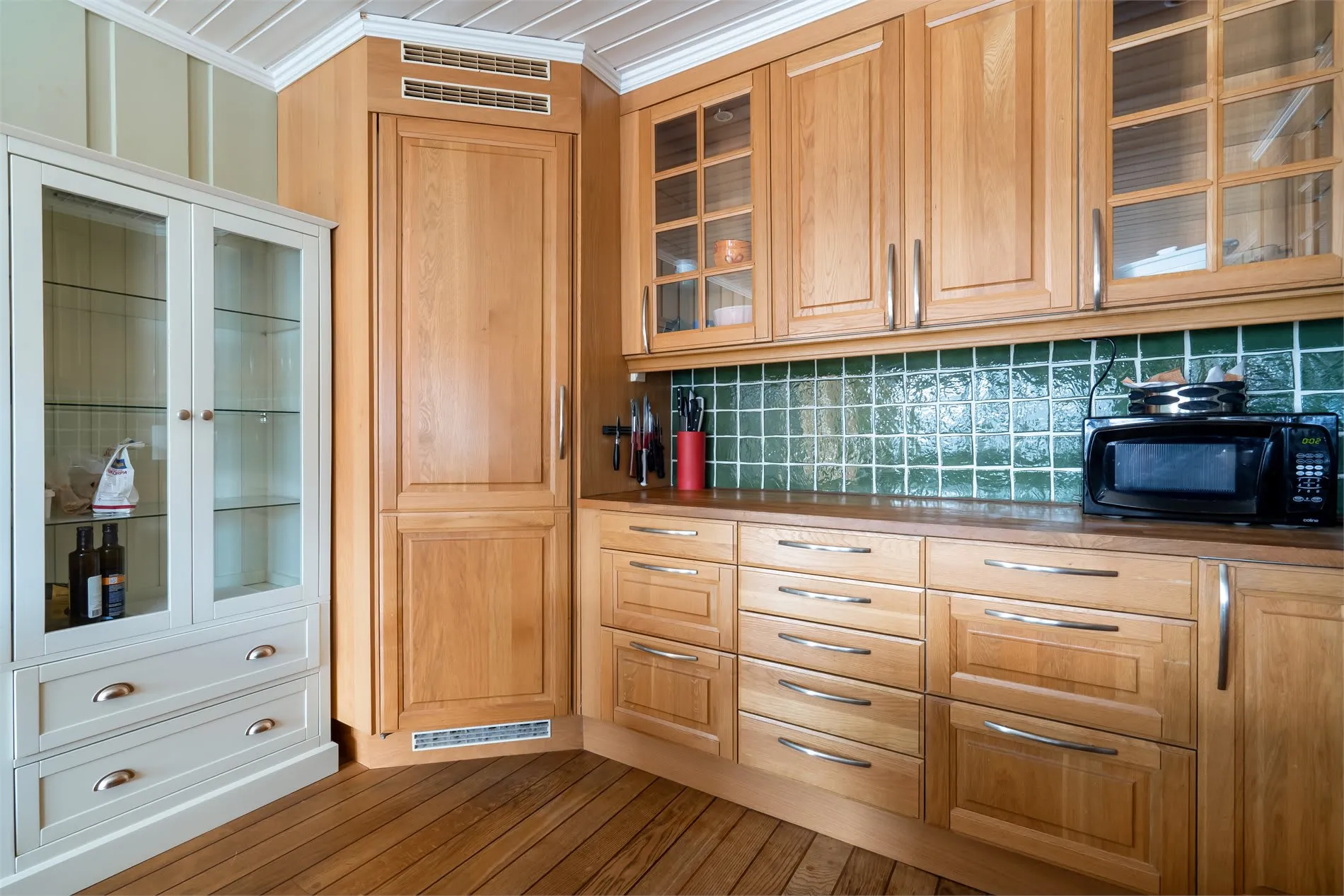 Spacious 4-Bedroom House with Fjord Views and Ample Parking in Torsken - View image 20 of 55