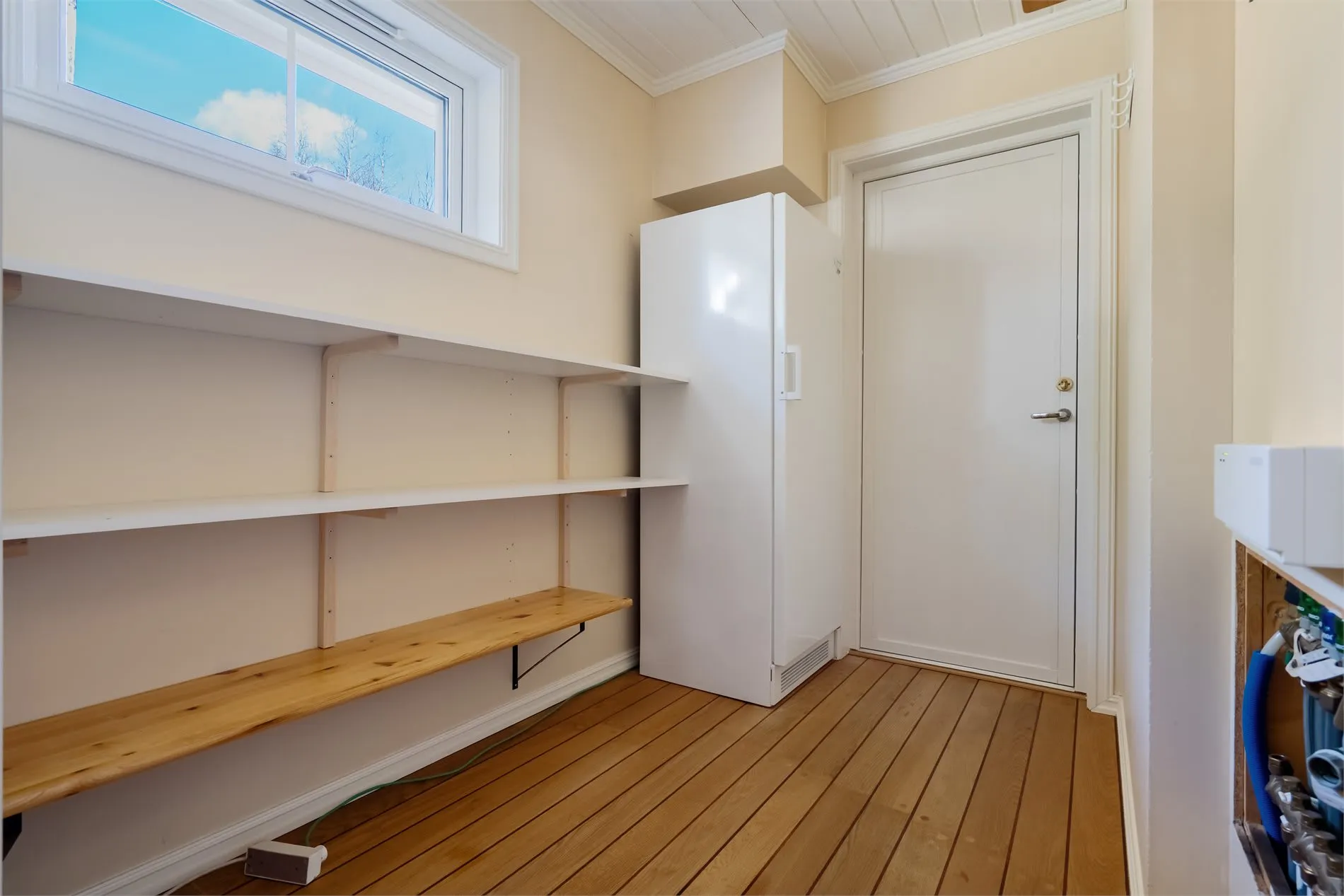 Spacious 4-Bedroom House with Fjord Views and Ample Parking in Torsken - View image 27 of 55