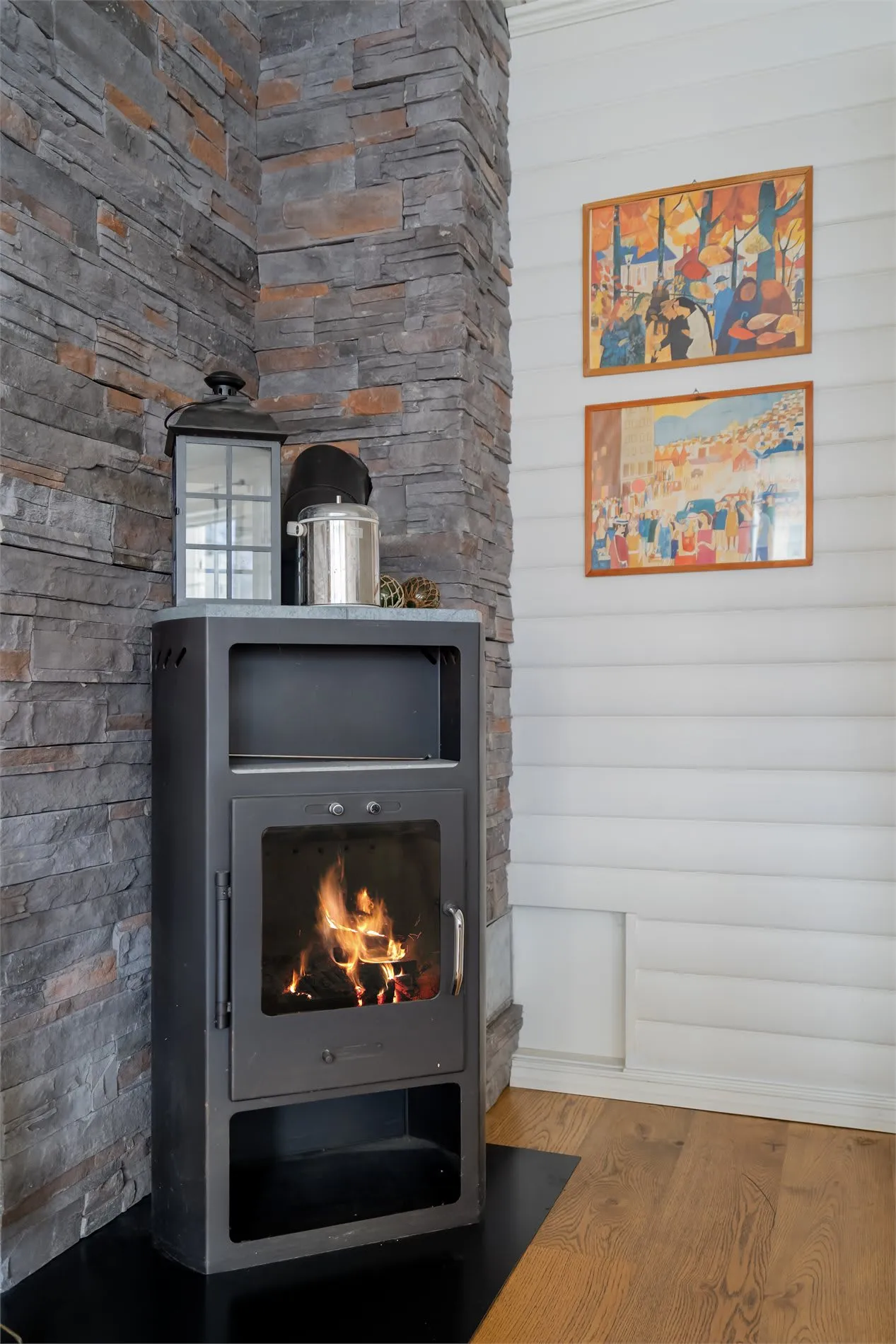 Spacious 4-Bedroom House with Fjord Views and Ample Parking in Torsken - View image 37 of 55
