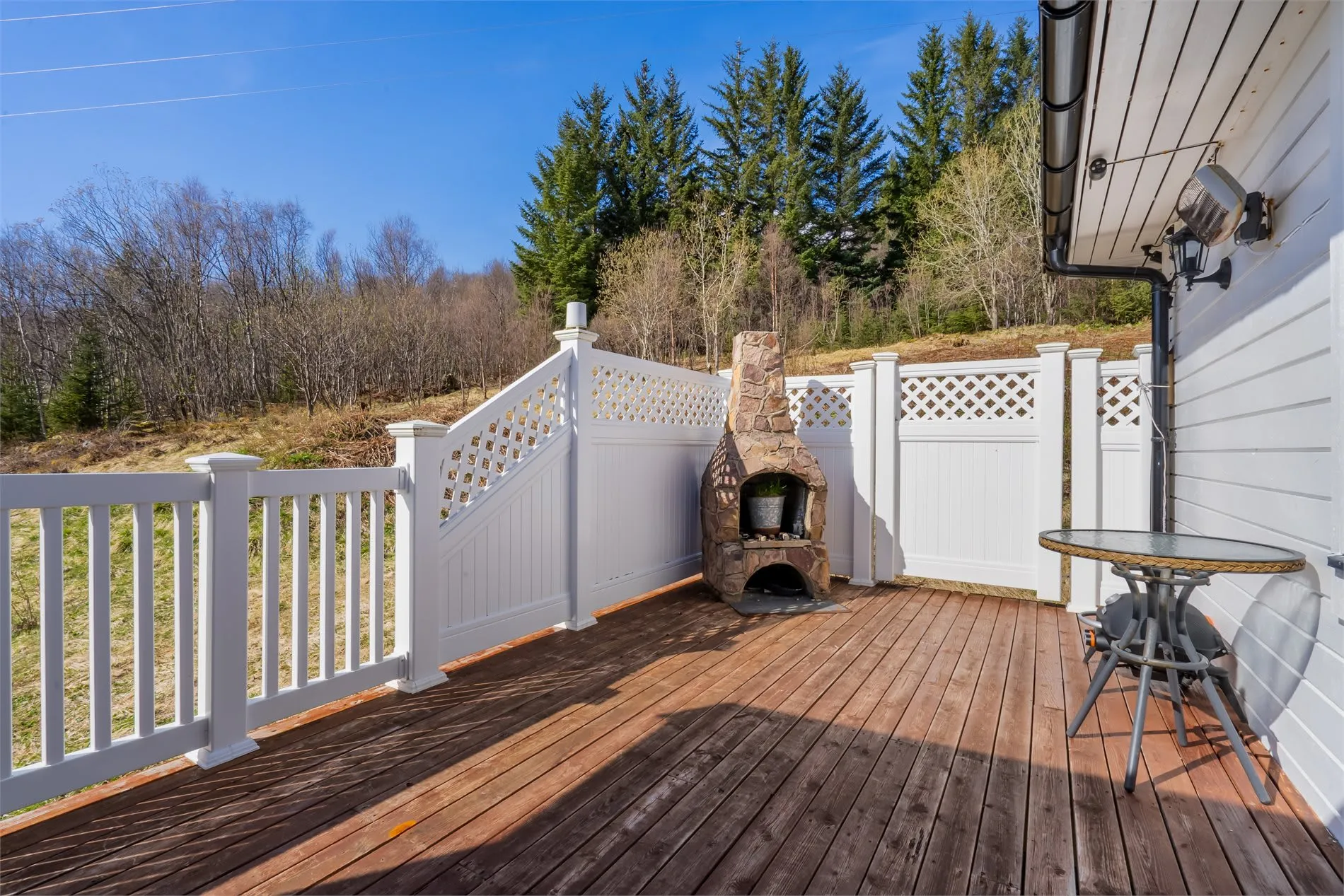 Spacious 4-Bedroom House with Fjord Views and Ample Parking in Torsken - View image 43 of 55