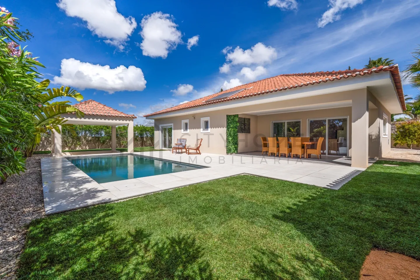 Contemporary 3-Bedroom Villa with Pool and Parking in Scenic Faro, Portugal - Image 1
