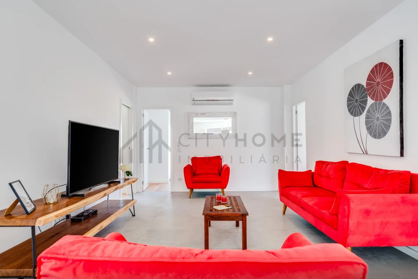 Contemporary 3-Bedroom Villa with Pool and Parking in Scenic Faro, Portugal - View image 7 of 49