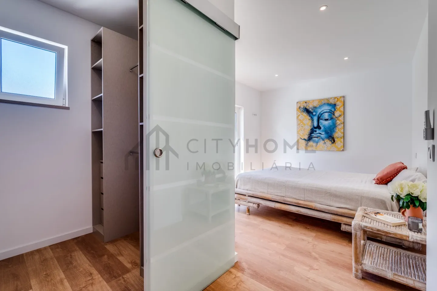 Contemporary 3-Bedroom Villa with Pool and Parking in Scenic Faro, Portugal - View image 31 of 49