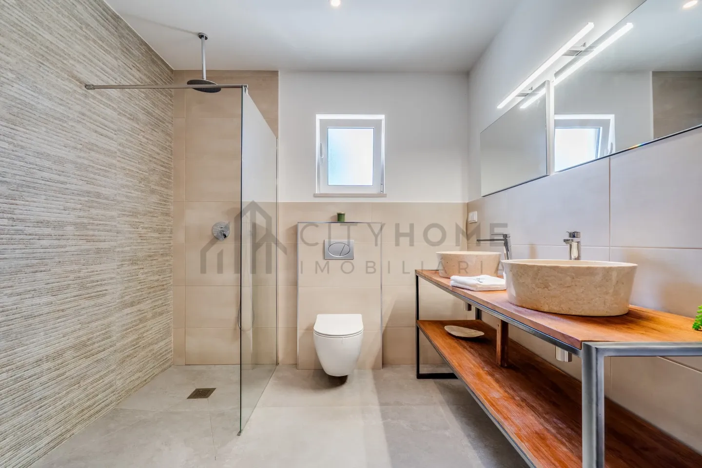 Contemporary 3-Bedroom Villa with Pool and Parking in Scenic Faro, Portugal - View image 34 of 49