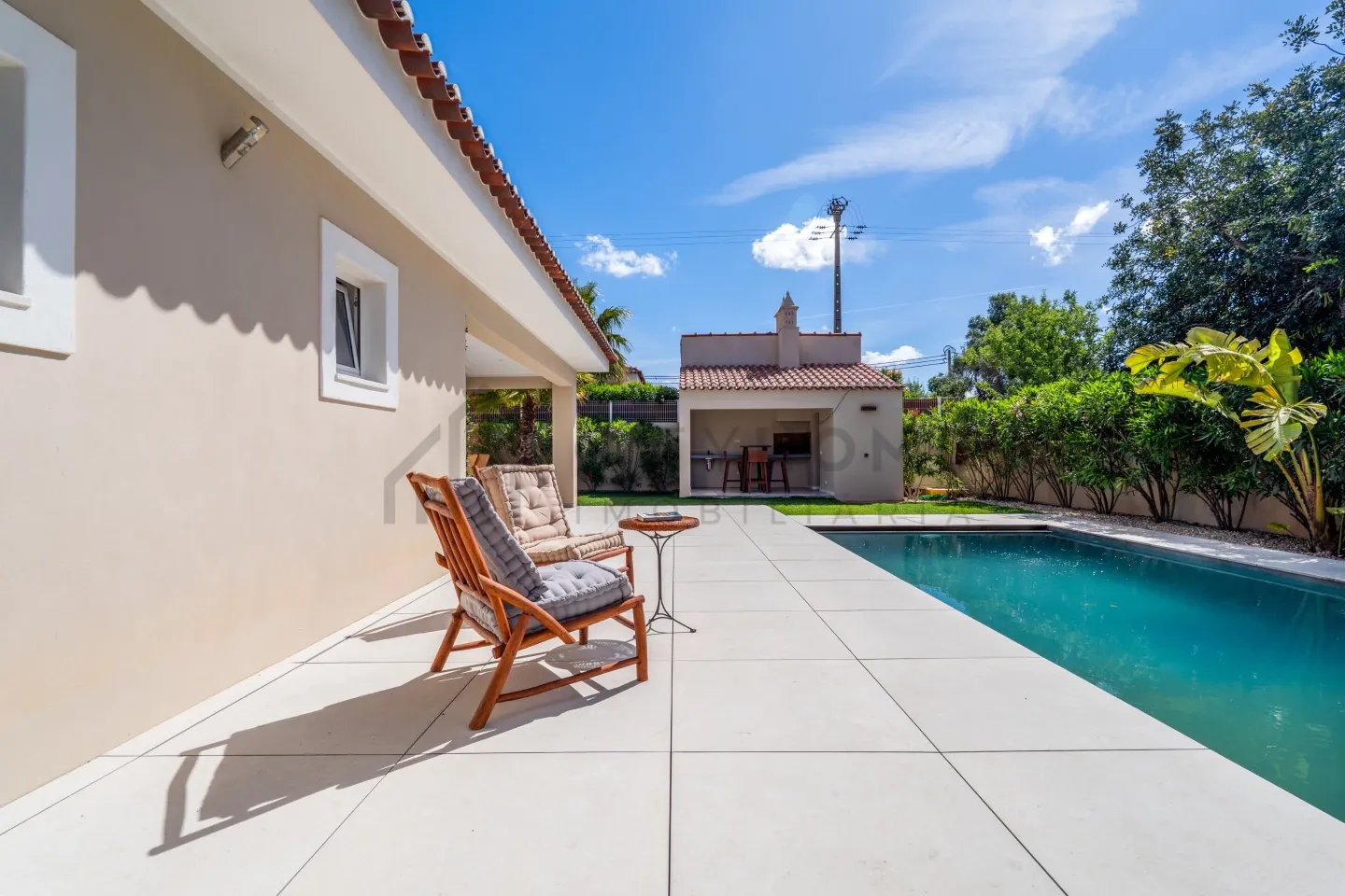 Contemporary 3-Bedroom Villa with Pool and Parking in Scenic Faro, Portugal - View image 40 of 49