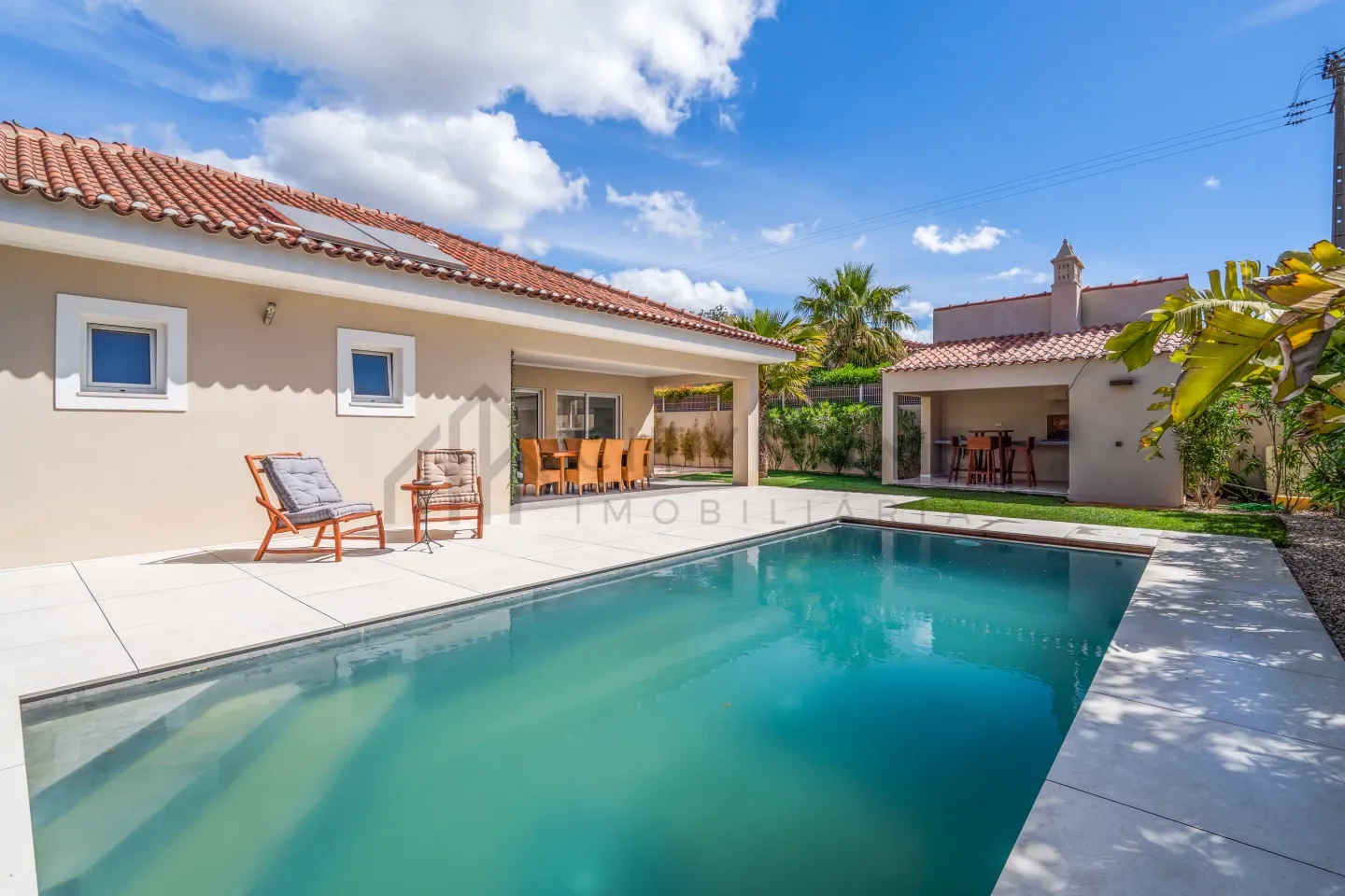 Contemporary 3-Bedroom Villa with Pool and Parking in Scenic Faro, Portugal - View image 41 of 49