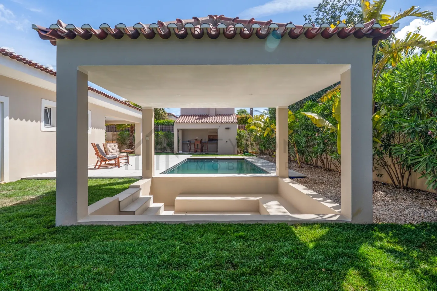 Contemporary 3-Bedroom Villa with Pool and Parking in Scenic Faro, Portugal - View image 44 of 49