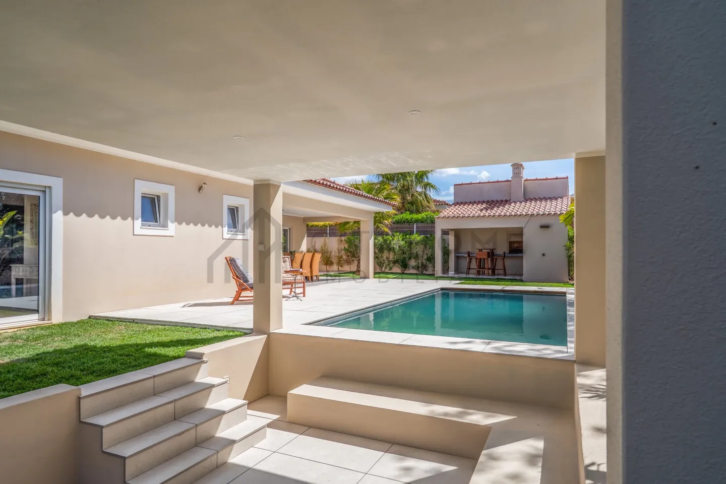 Contemporary 3-Bedroom Villa with Pool and Parking in Scenic Faro, Portugal - View image 45 of 49