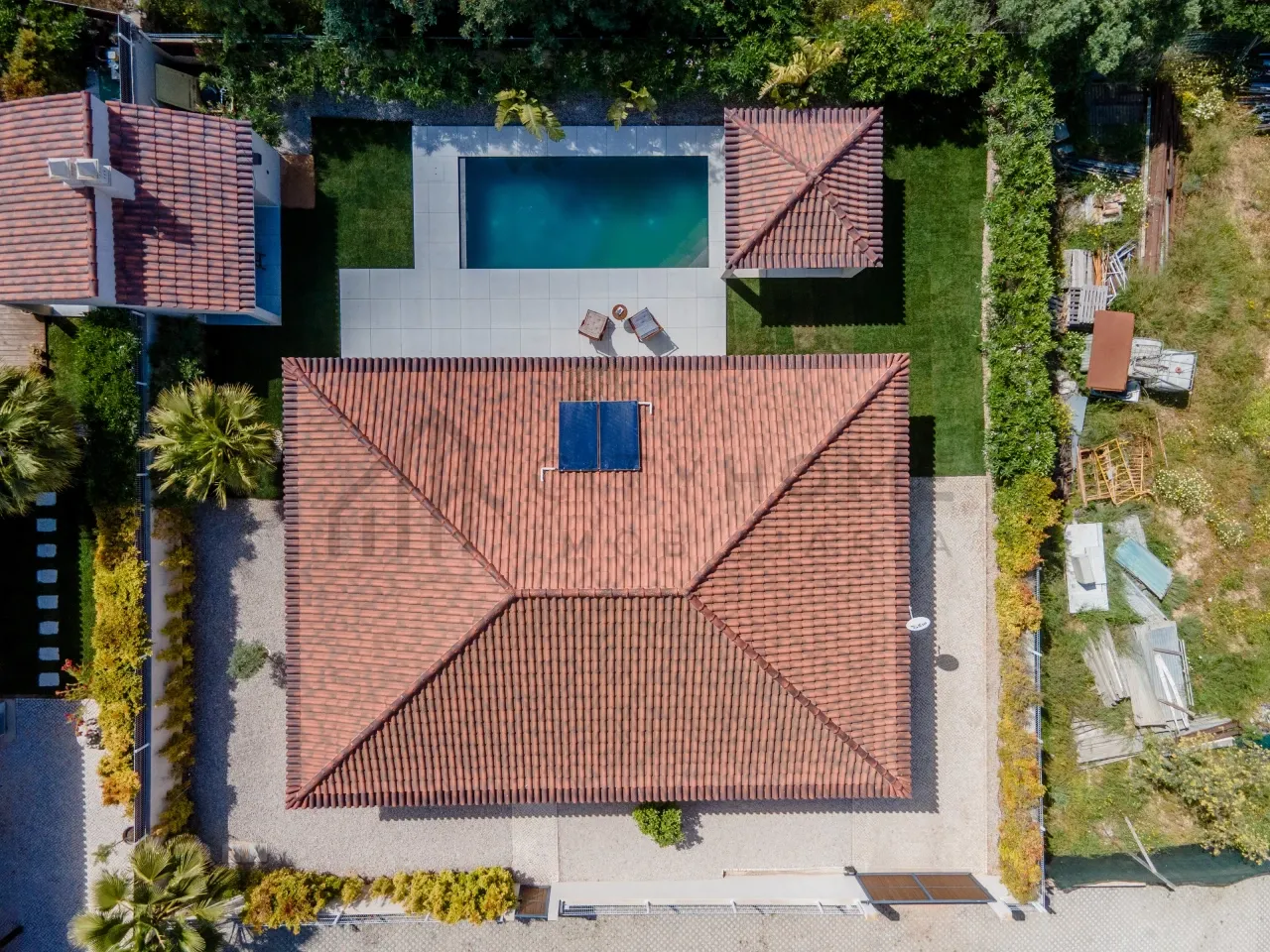 Contemporary 3-Bedroom Villa with Pool and Parking in Scenic Faro, Portugal - View image 47 of 49