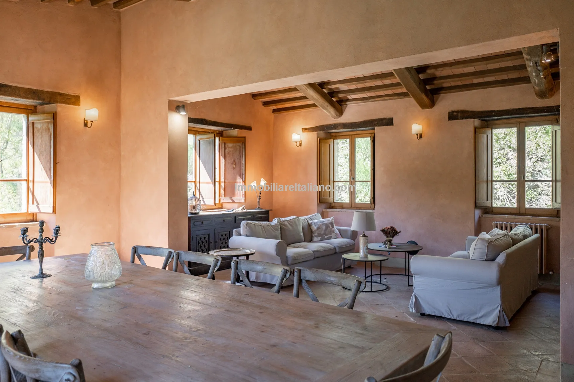 Expansive 6-Bedroom Country House in Umbria with Ample Gardens - View image 20 of 60