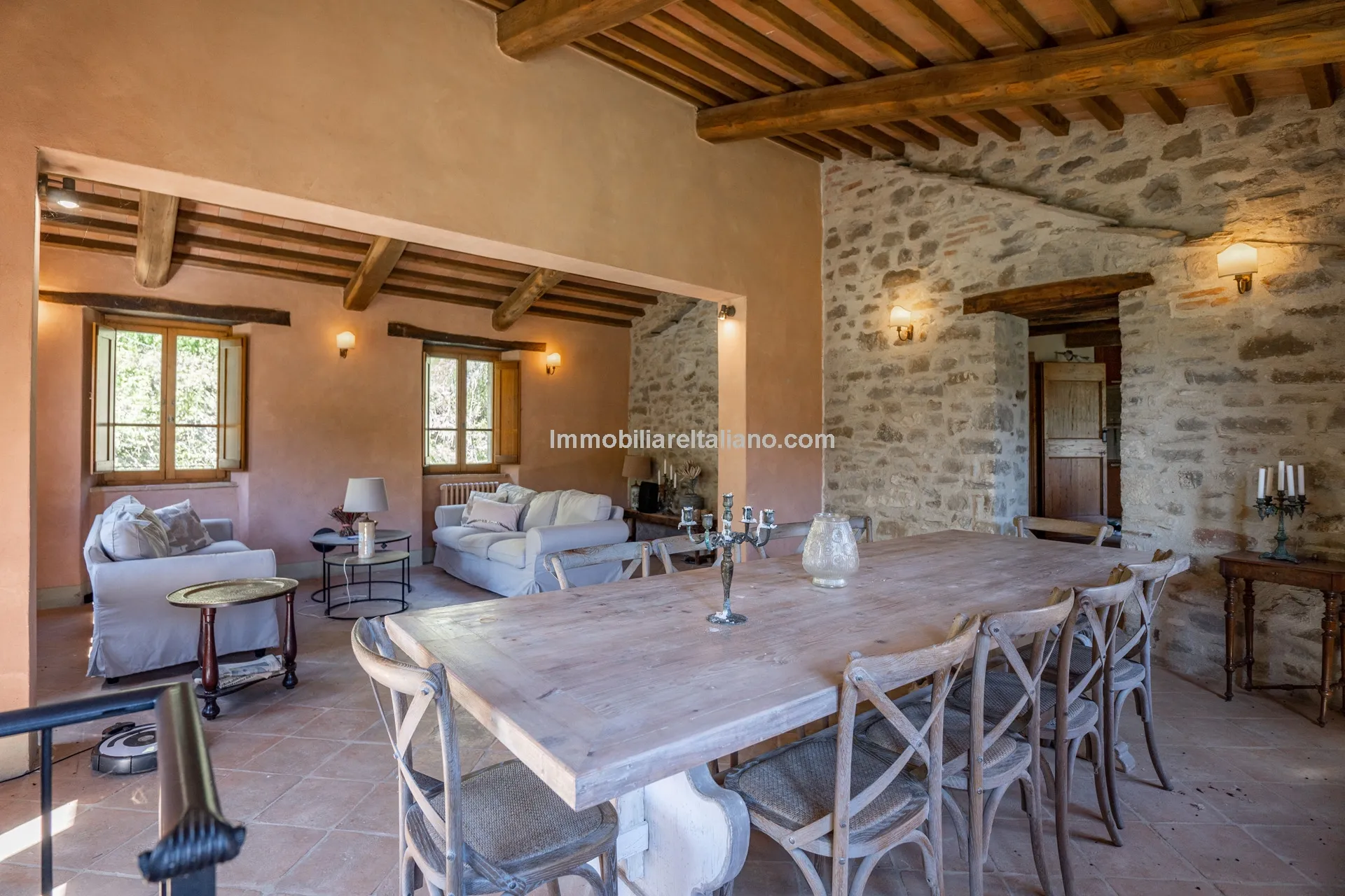 Expansive 6-Bedroom Country House in Umbria with Ample Gardens - View image 21 of 60