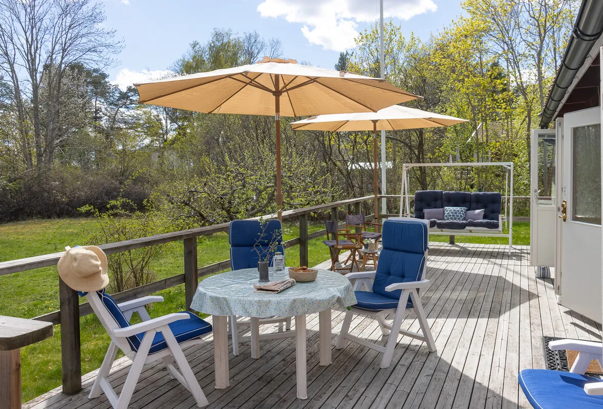Modern 2-Bedroom Home with Expansive Garden by Stockholm's Waterside - View image 13 of 51