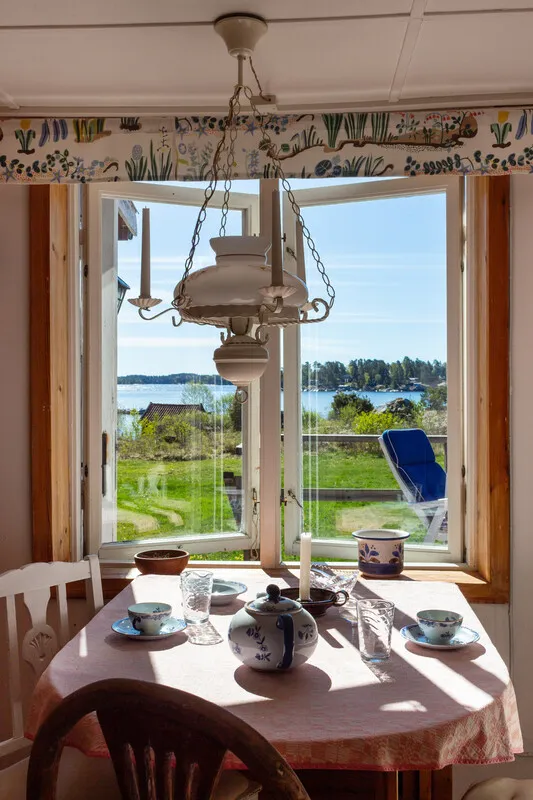 Modern 2-Bedroom Home with Expansive Garden by Stockholm's Waterside - View image 17 of 51