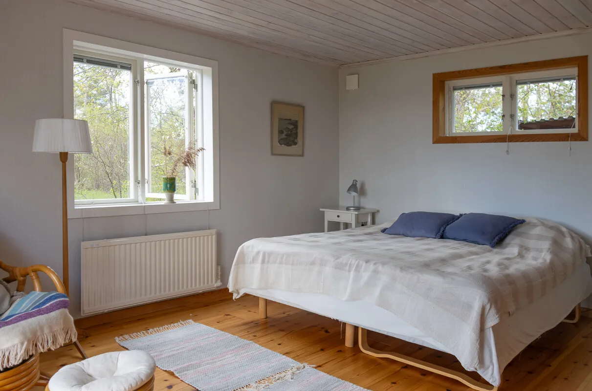 Modern 2-Bedroom Home with Expansive Garden by Stockholm's Waterside - View image 22 of 51