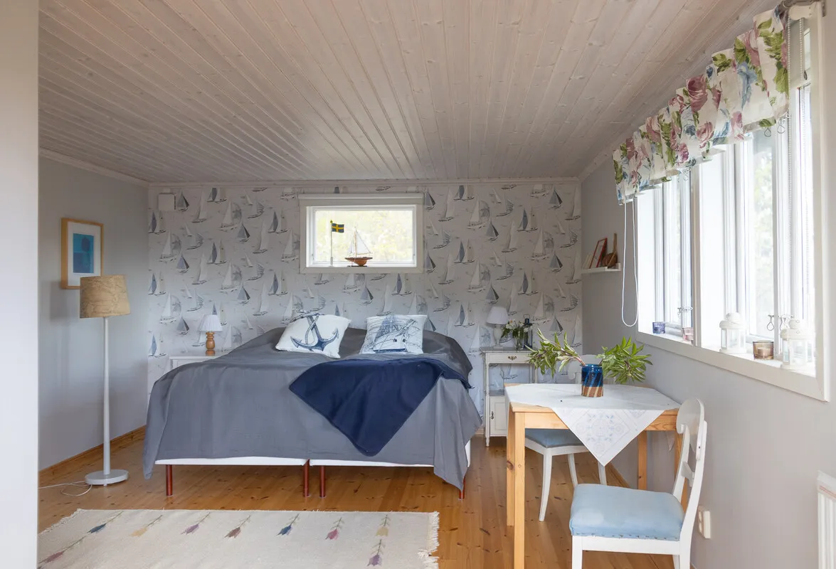 Modern 2-Bedroom Home with Expansive Garden by Stockholm's Waterside - View image 33 of 51