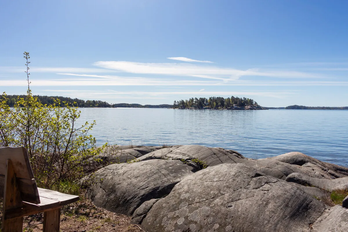 Modern 2-Bedroom Home with Expansive Garden by Stockholm's Waterside - View image 46 of 51