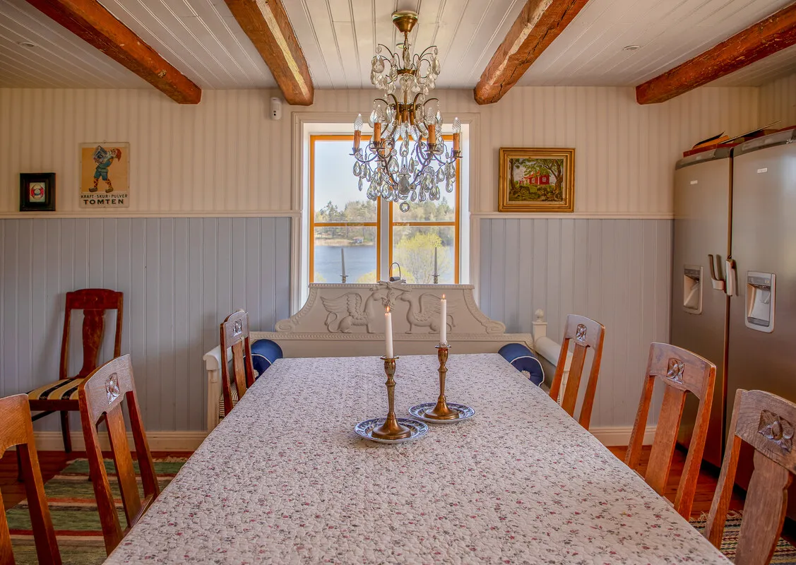 Historical 1909 Swedish House with Expansive Gardens on Ljusterö Island - View image 14 of 32