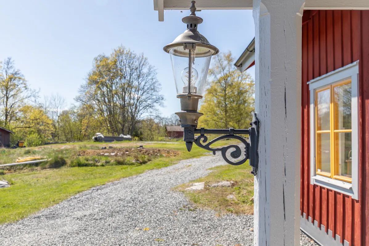 Historical 1909 Swedish House with Expansive Gardens on Ljusterö Island - View image 28 of 32