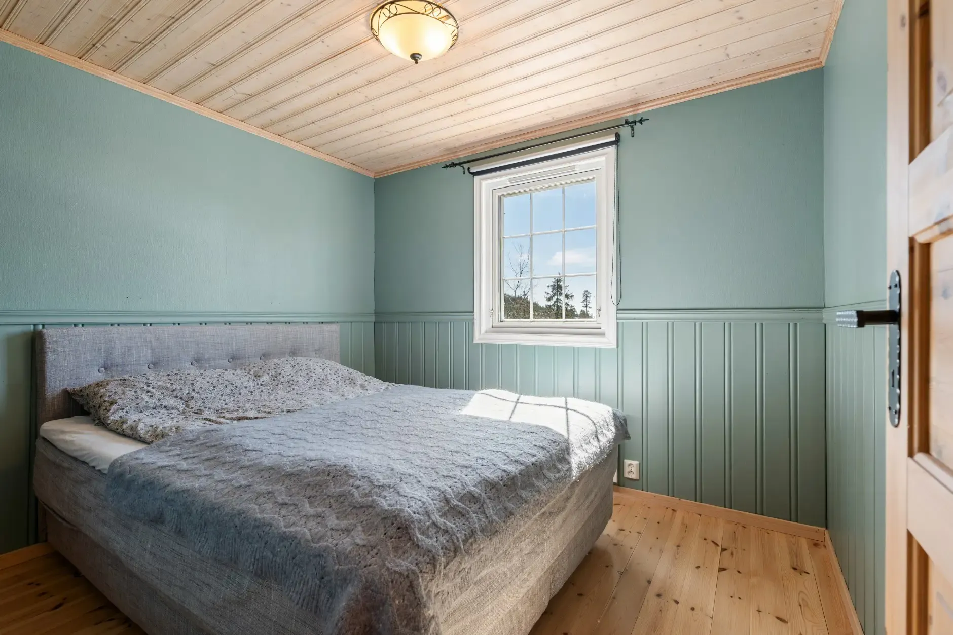 3-Bedroom Countryside Retreat in Scenic Vikerfjell with Sauna and Terrace - View image 11 of 31