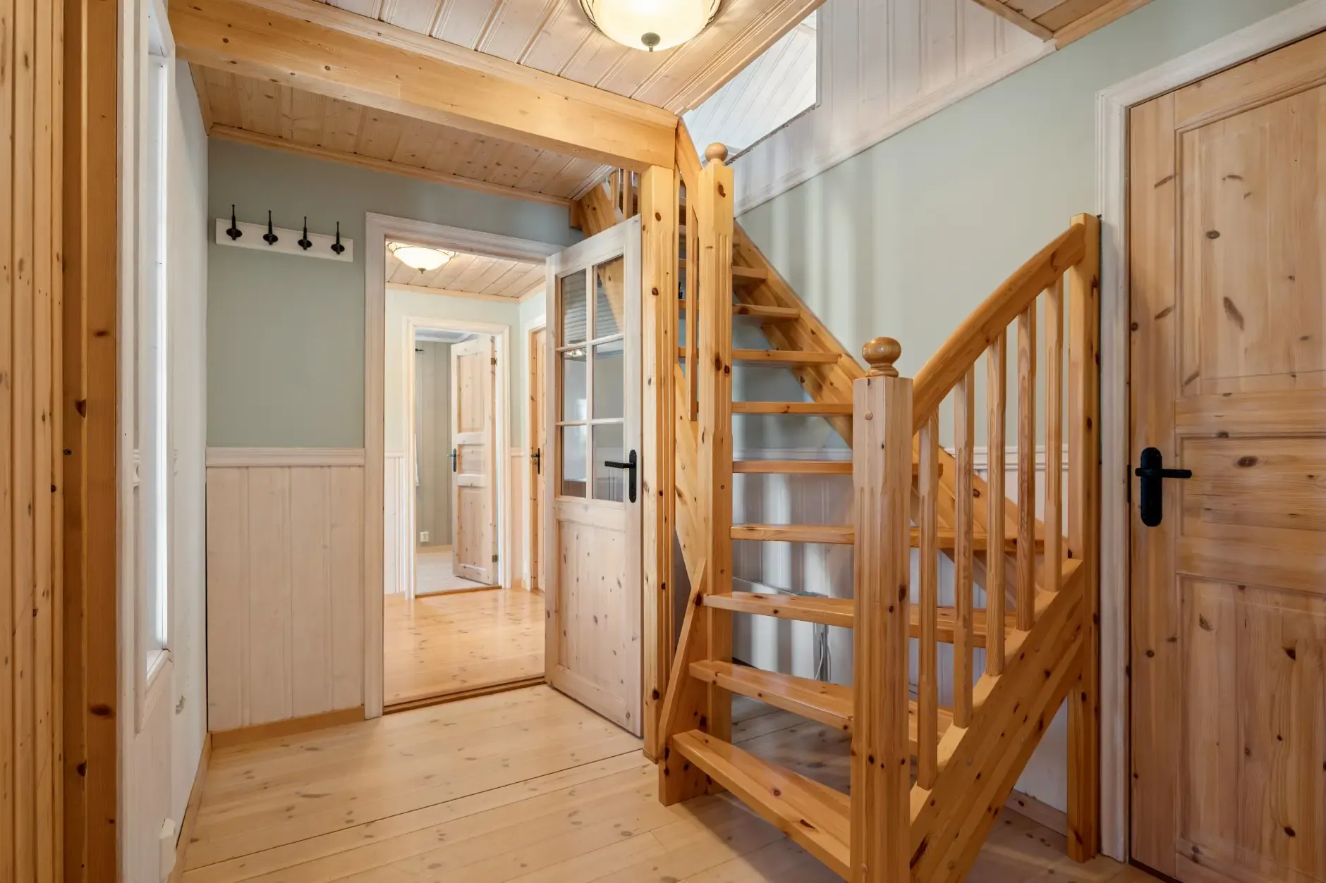 3-Bedroom Countryside Retreat in Scenic Vikerfjell with Sauna and Terrace - View image 20 of 31