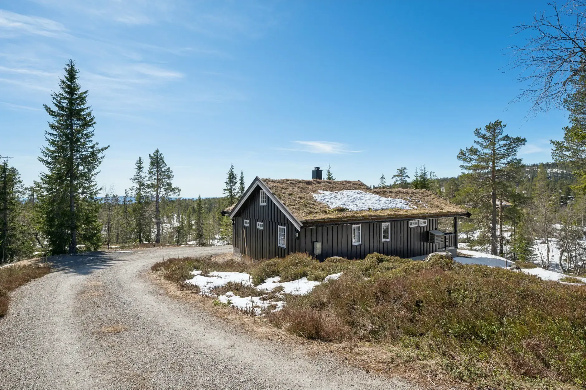3-Bedroom Countryside Retreat in Scenic Vikerfjell with Sauna and Terrace - View image 25 of 31