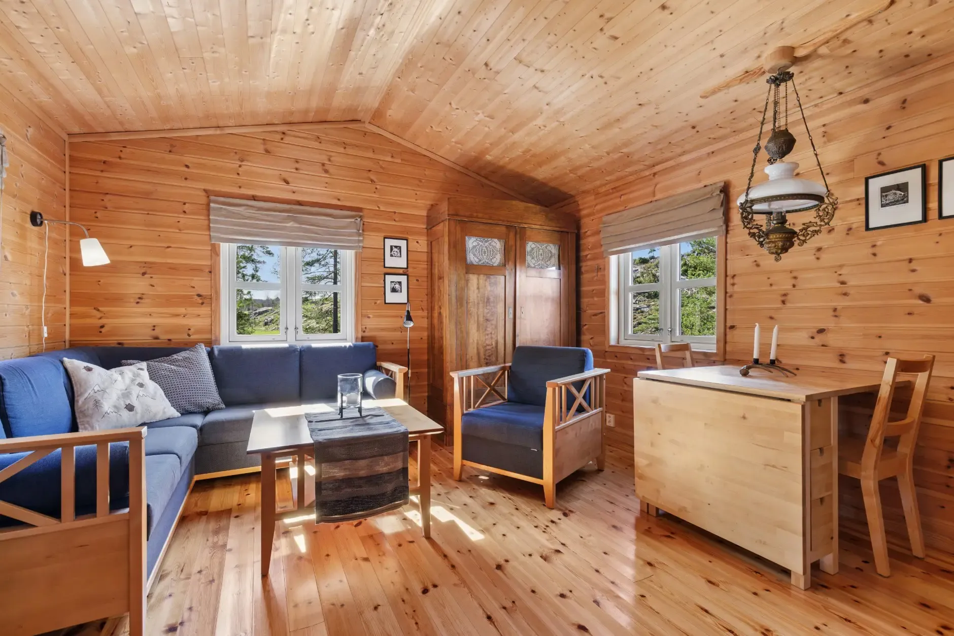 1960s Norwegian Country House with Lake Access and Expansive Terraces - View image 8 of 35