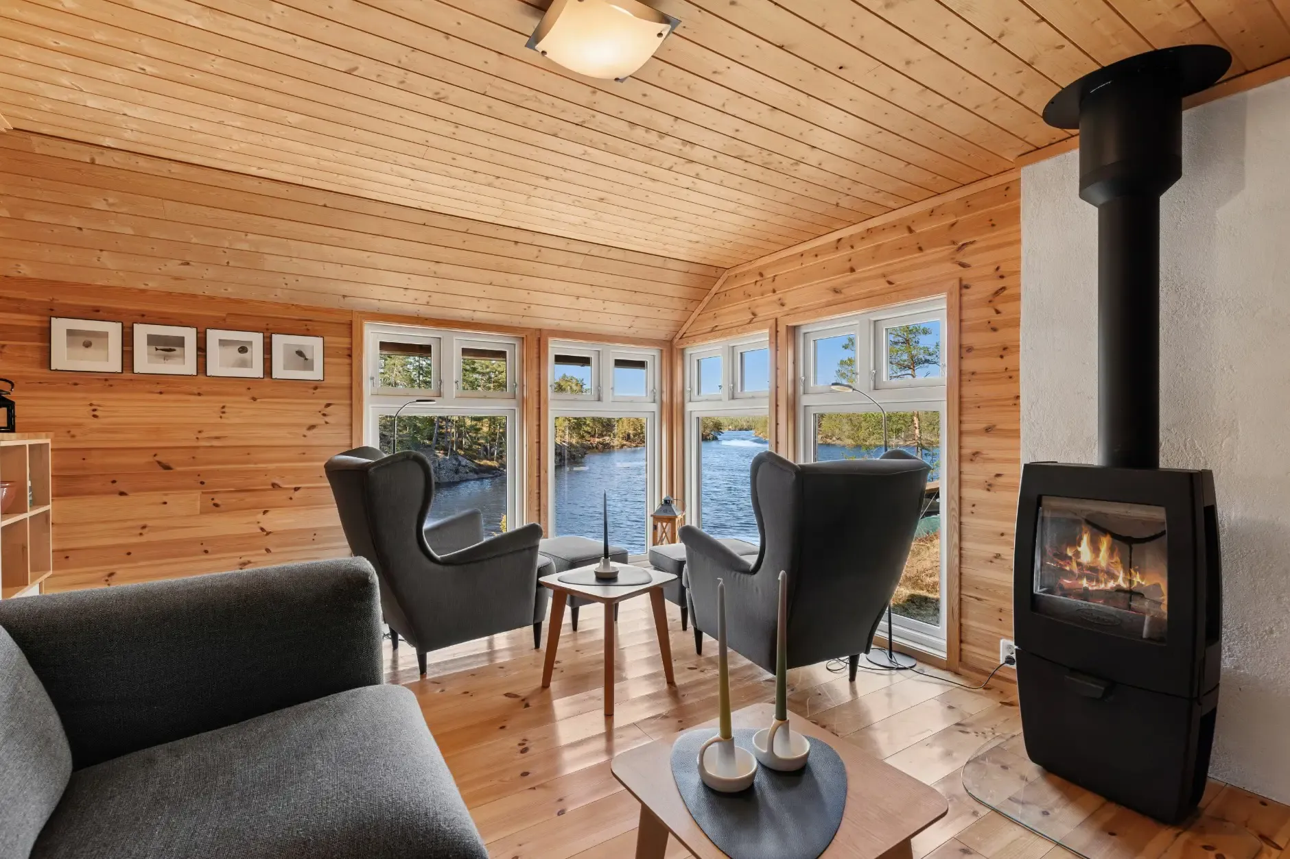 1960s Norwegian Country House with Lake Access and Expansive Terraces - View image 15 of 35