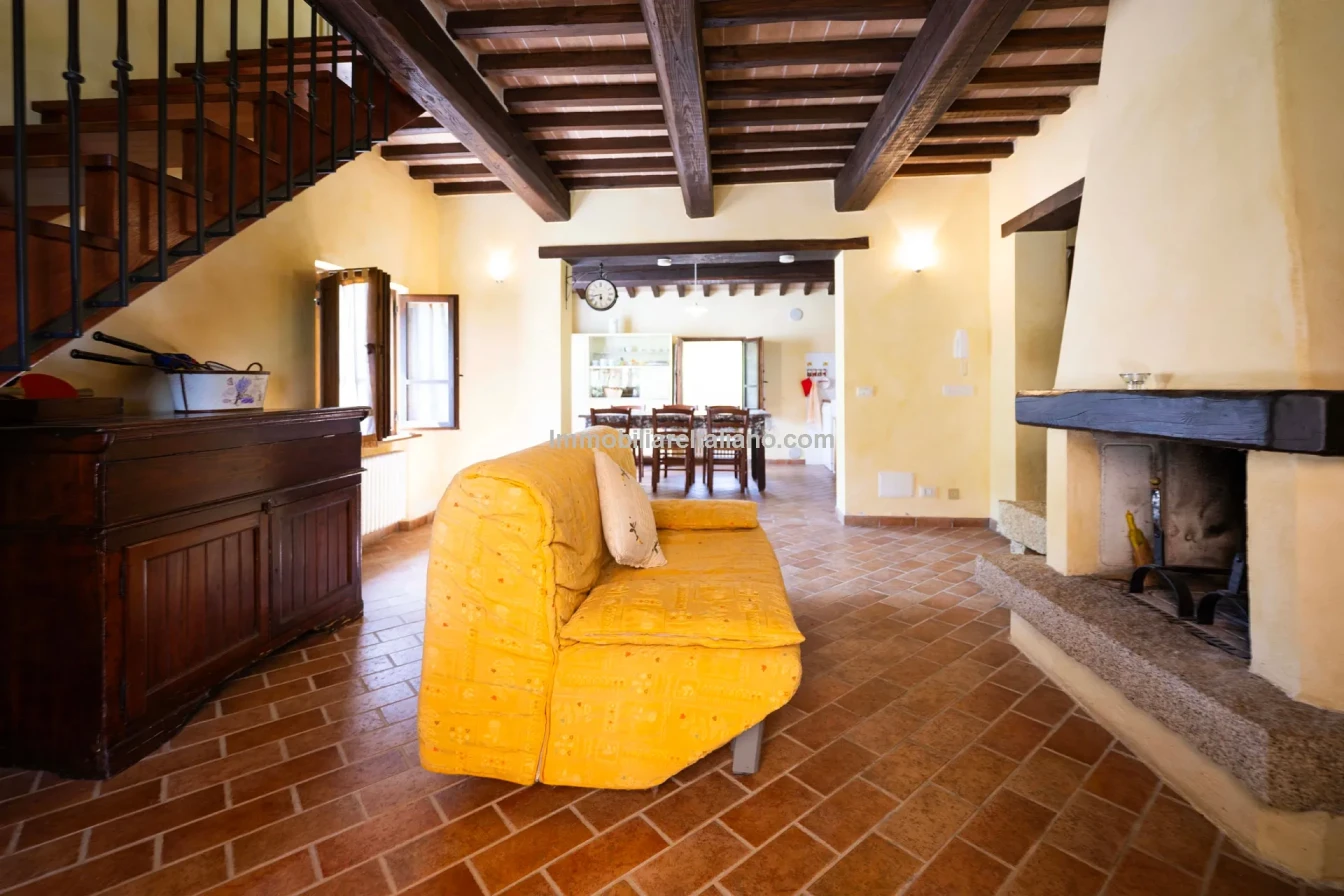 Umbria Villa with Expansive Gardens and Pool Near Umbertide - View image 18 of 56