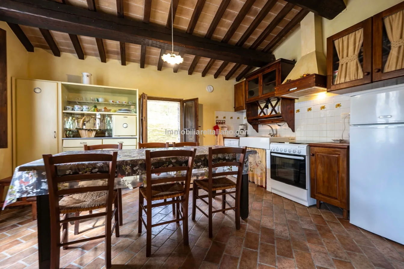 Umbria Villa with Expansive Gardens and Pool Near Umbertide - View image 20 of 56