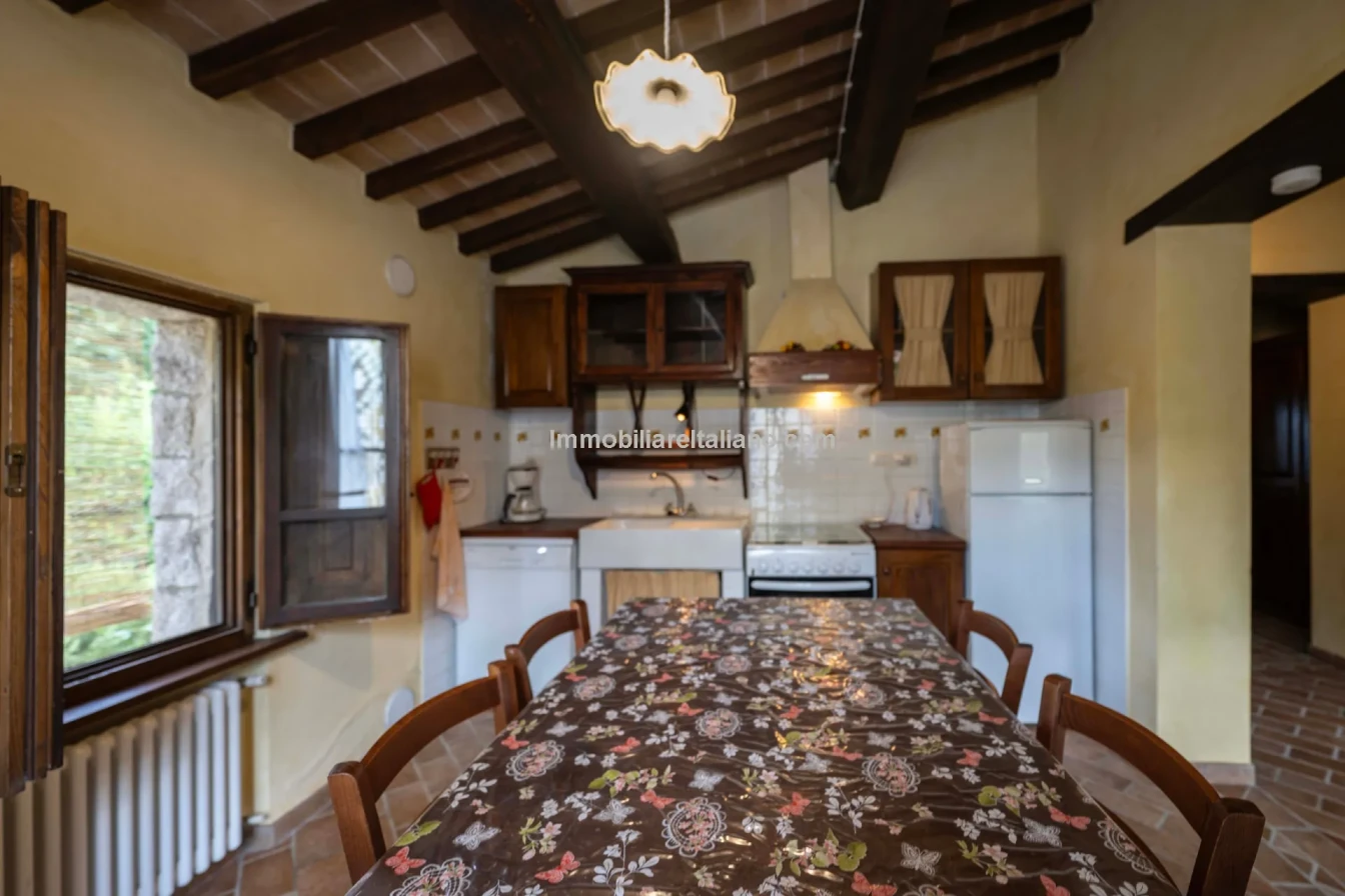 Umbria Villa with Expansive Gardens and Pool Near Umbertide - View image 22 of 56