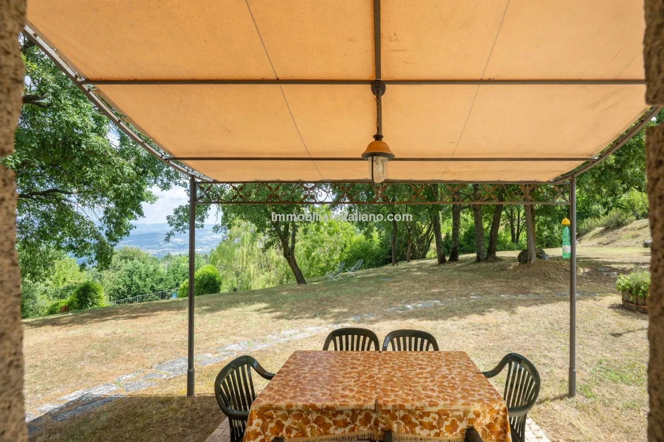 Umbria Villa with Expansive Gardens and Pool Near Umbertide - View image 23 of 56