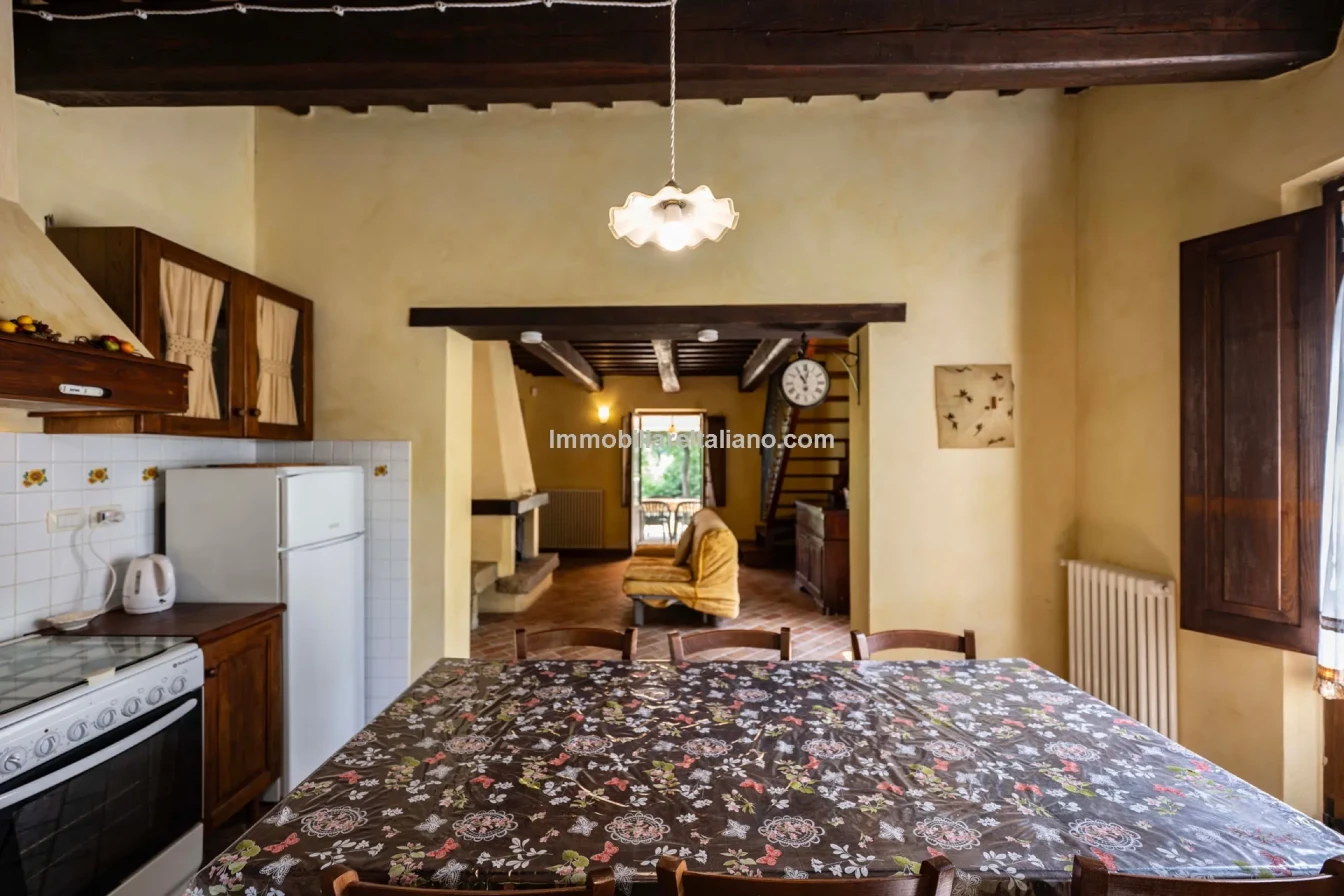 Umbria Villa with Expansive Gardens and Pool Near Umbertide - View image 24 of 56