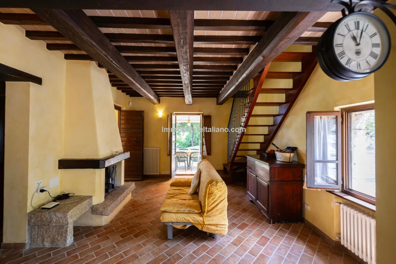 Umbria Villa with Expansive Gardens and Pool Near Umbertide - View image 25 of 56